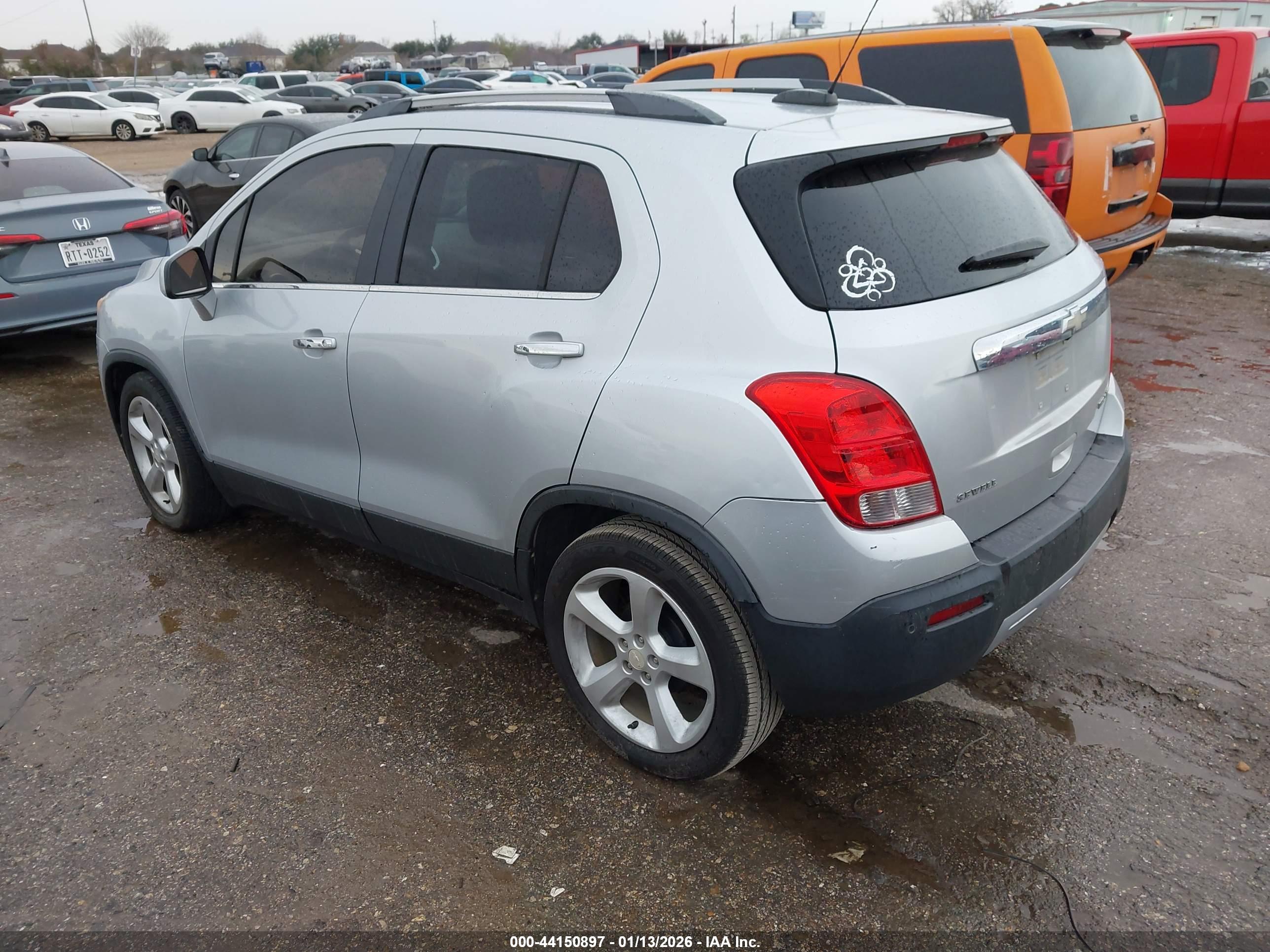 CHEVROLET TRAX image 3