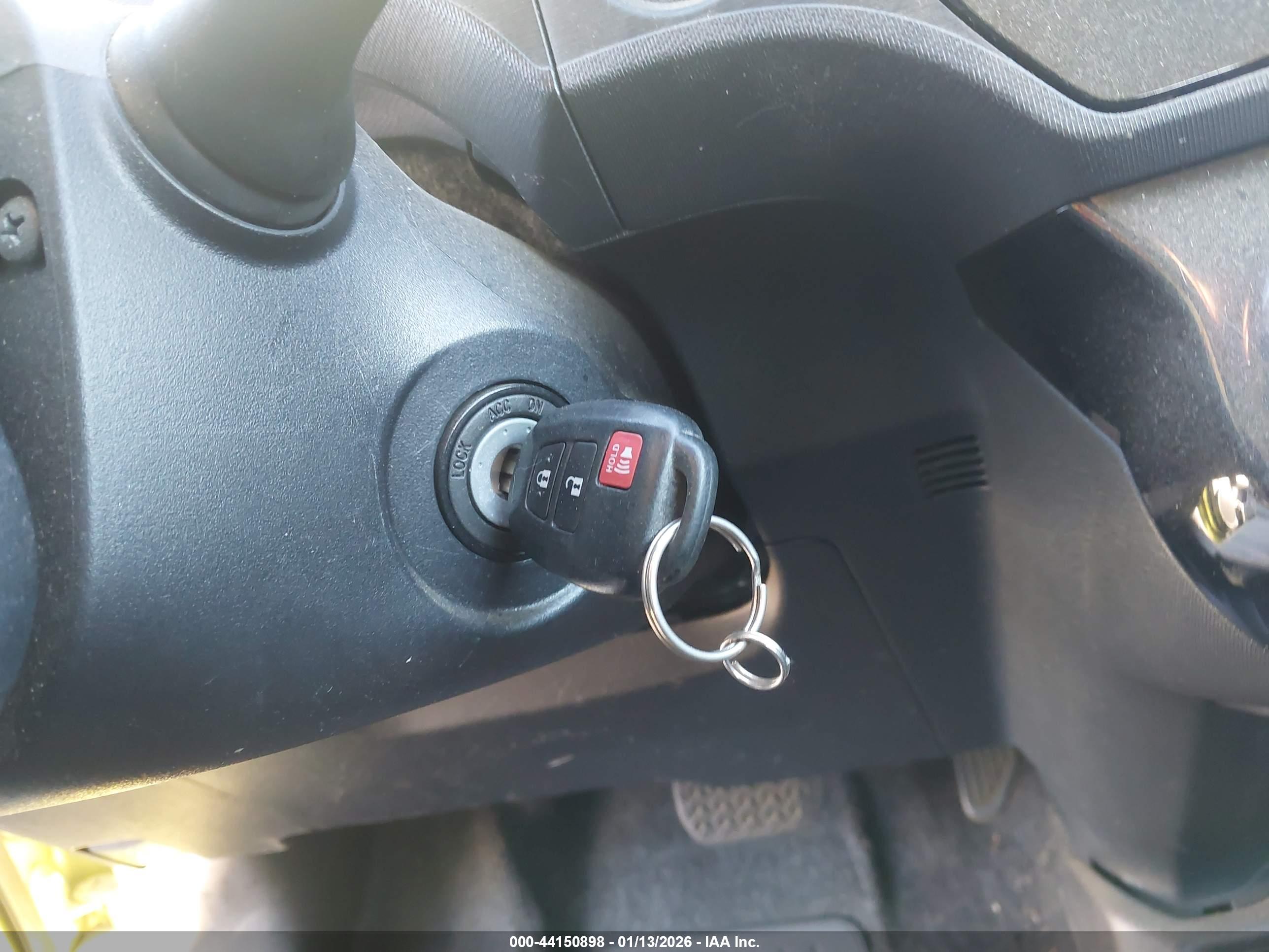 TOYOTA PRIUS image 11