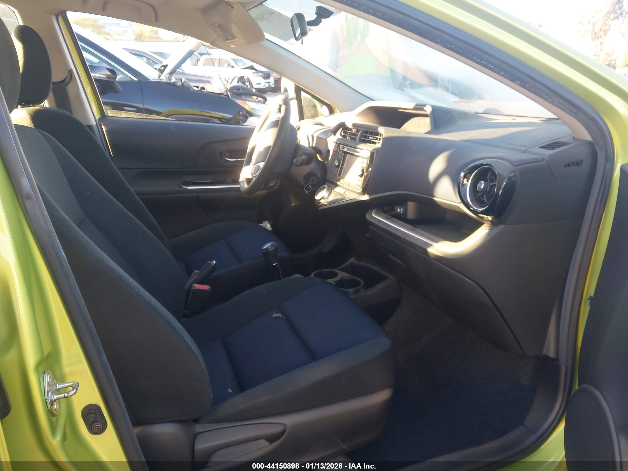 TOYOTA PRIUS image 5