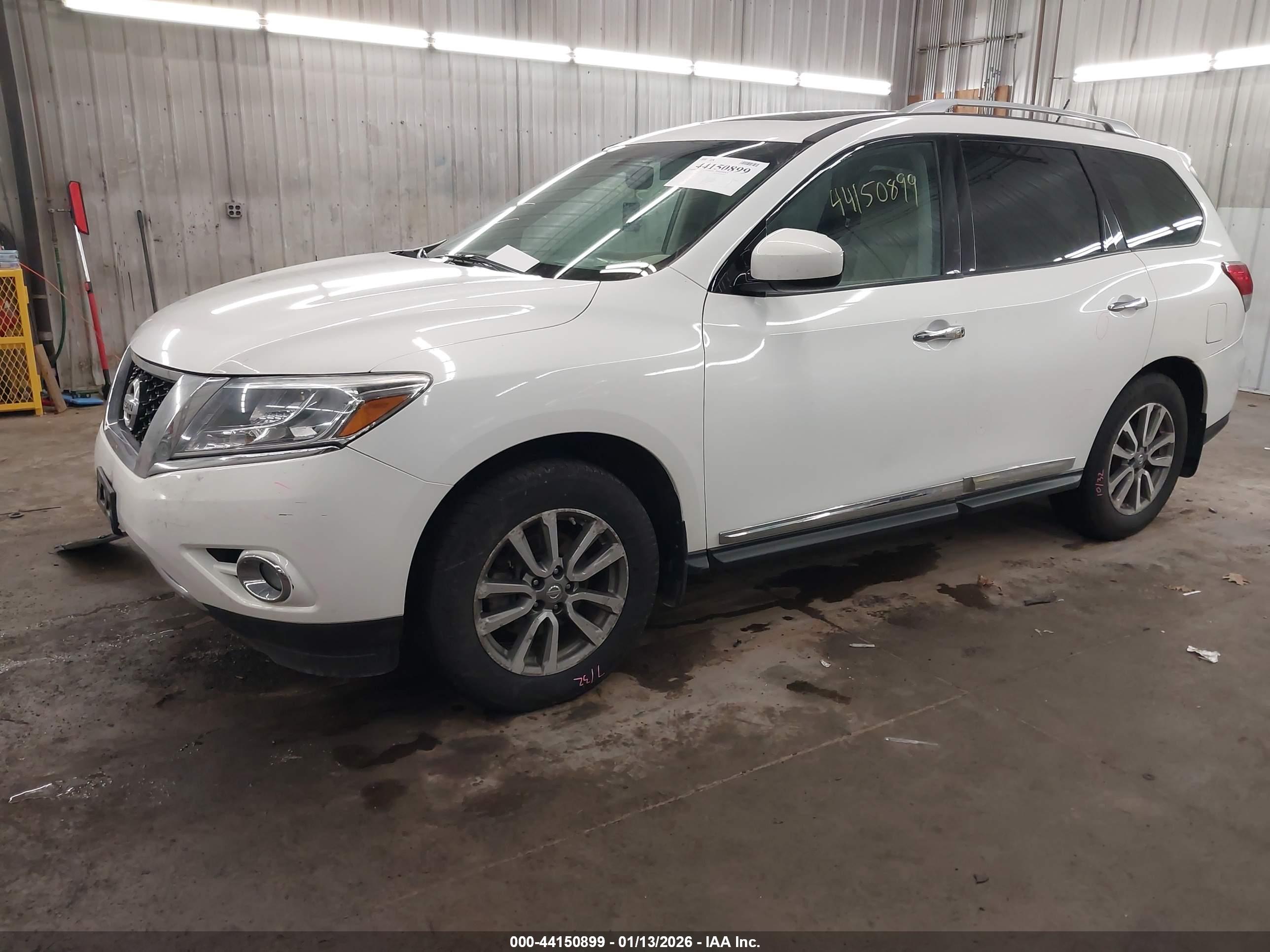 NISSAN PATHFINDER image 2