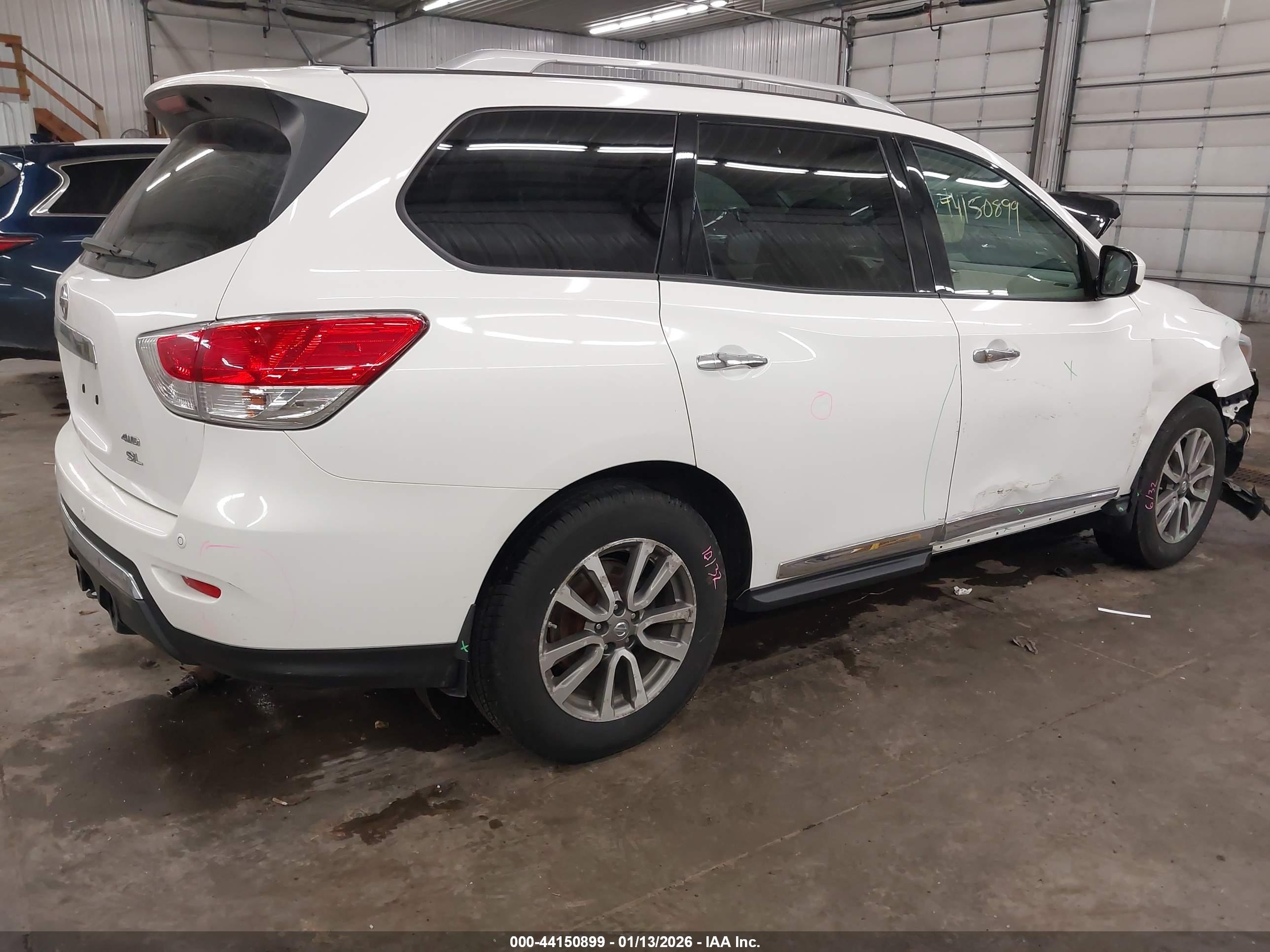 NISSAN PATHFINDER image 4