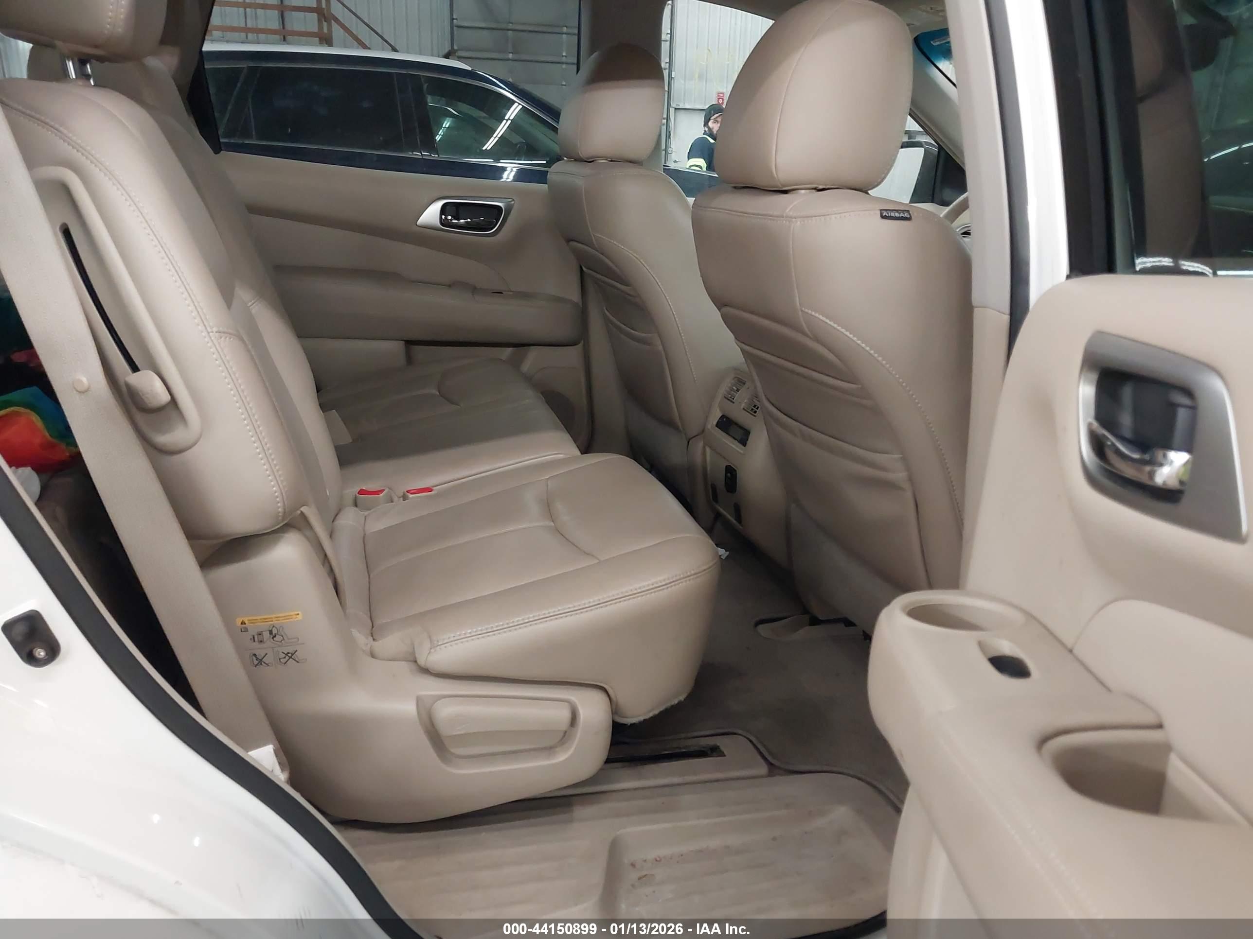 NISSAN PATHFINDER image 8
