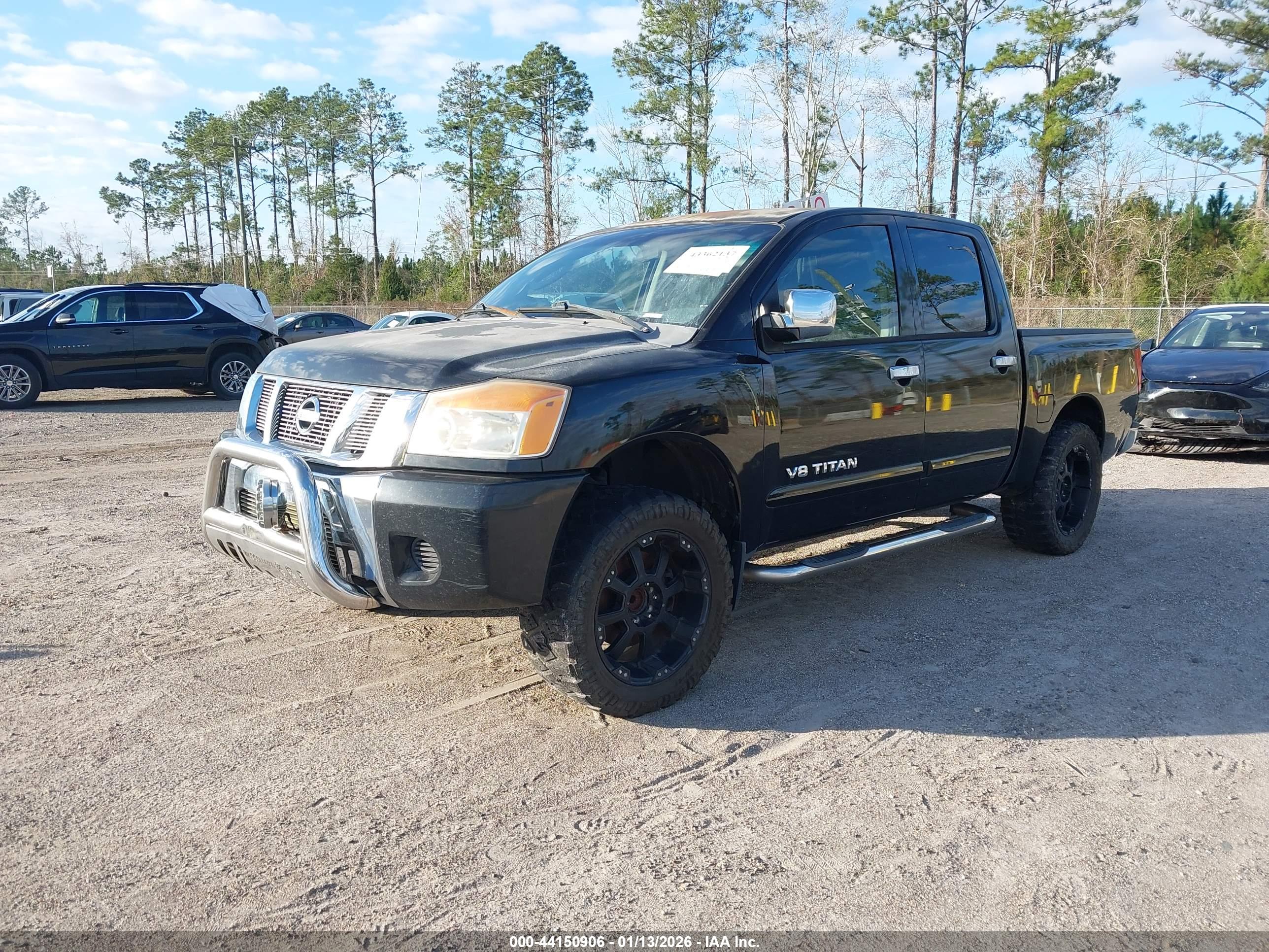 NISSAN TITAN image 2