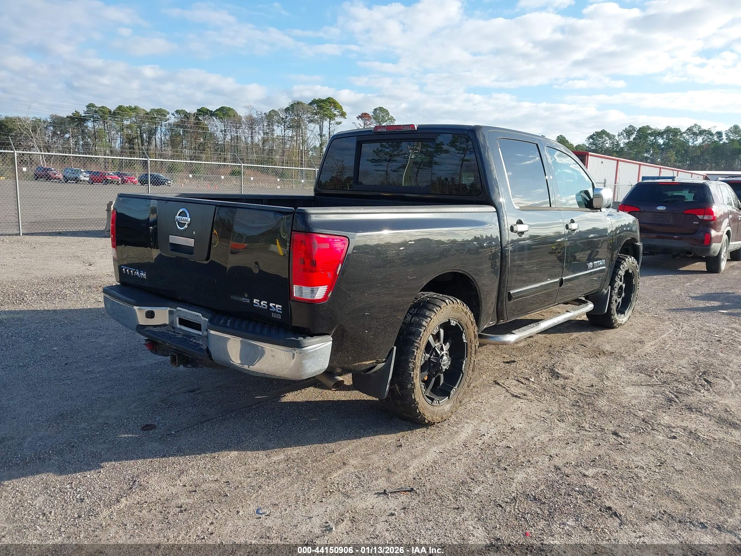 NISSAN TITAN image 4