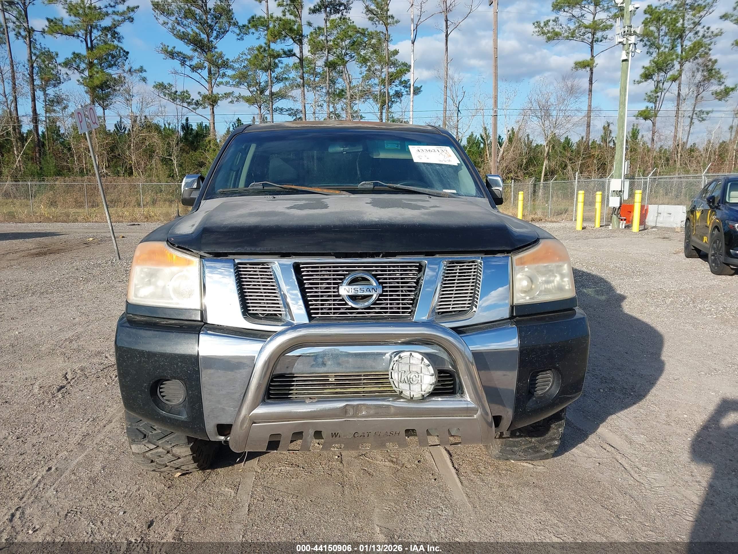 NISSAN TITAN image 6