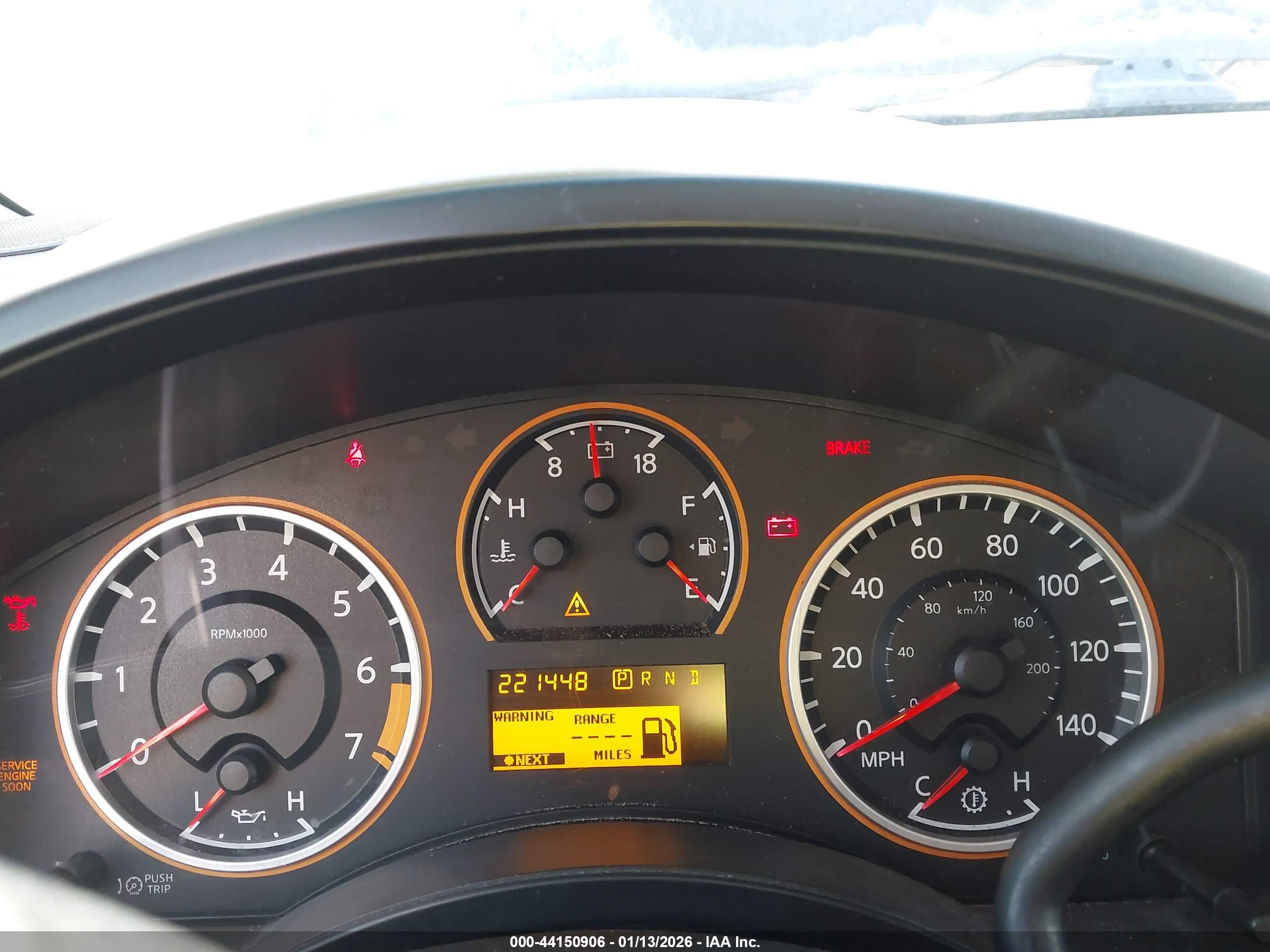 NISSAN TITAN image 7
