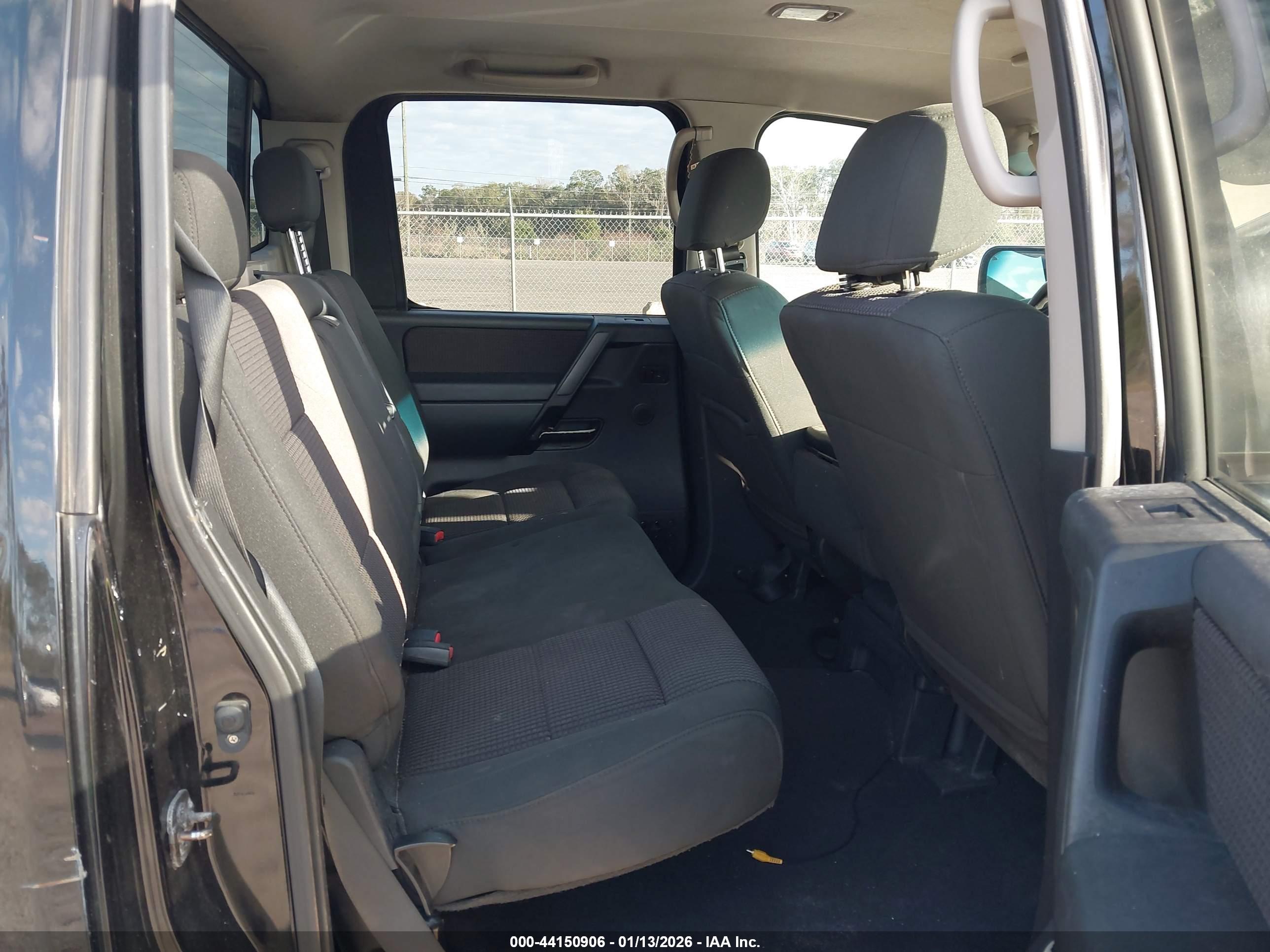 NISSAN TITAN image 8