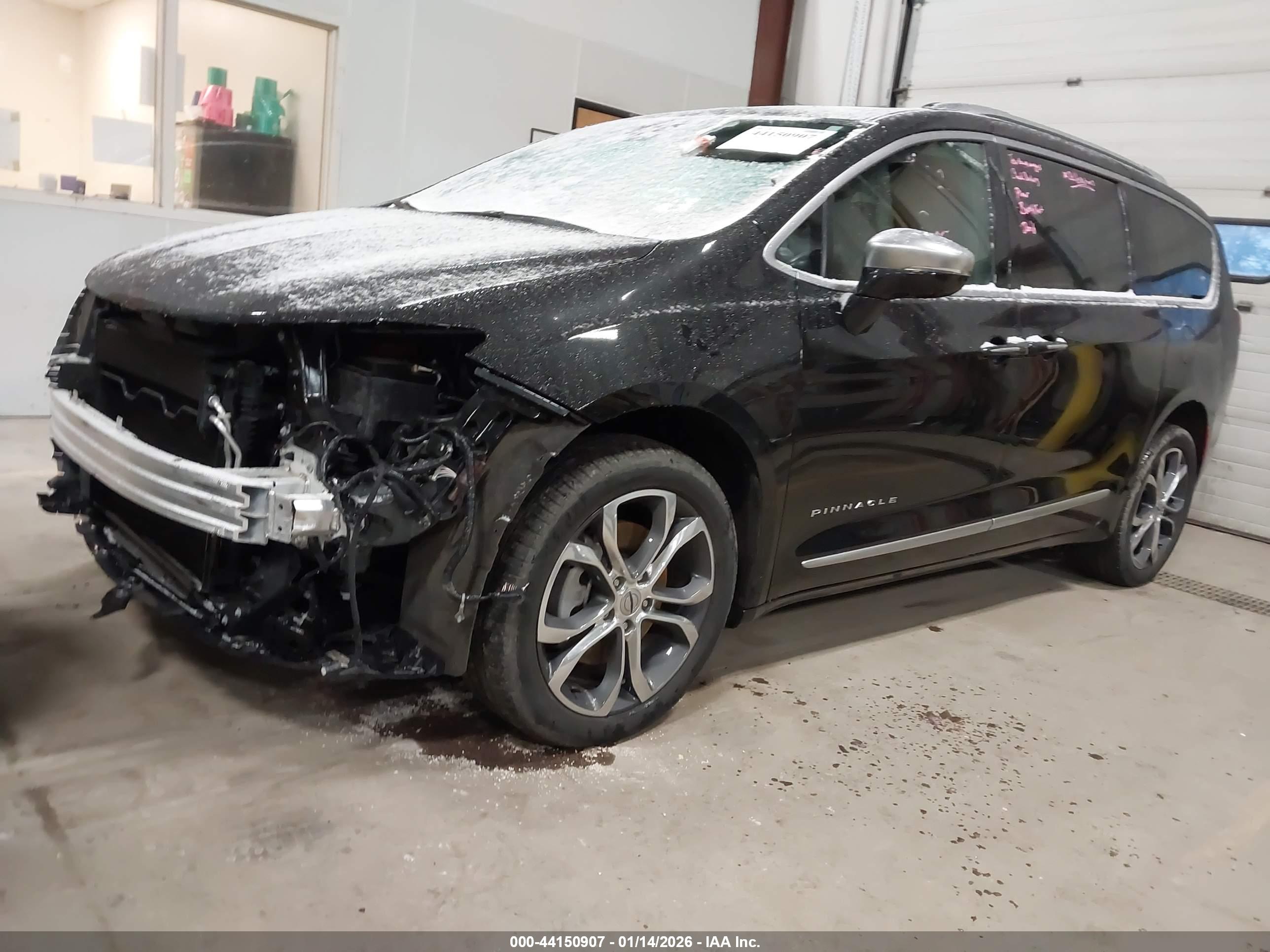 CHRYSLER PACIFICA image 2