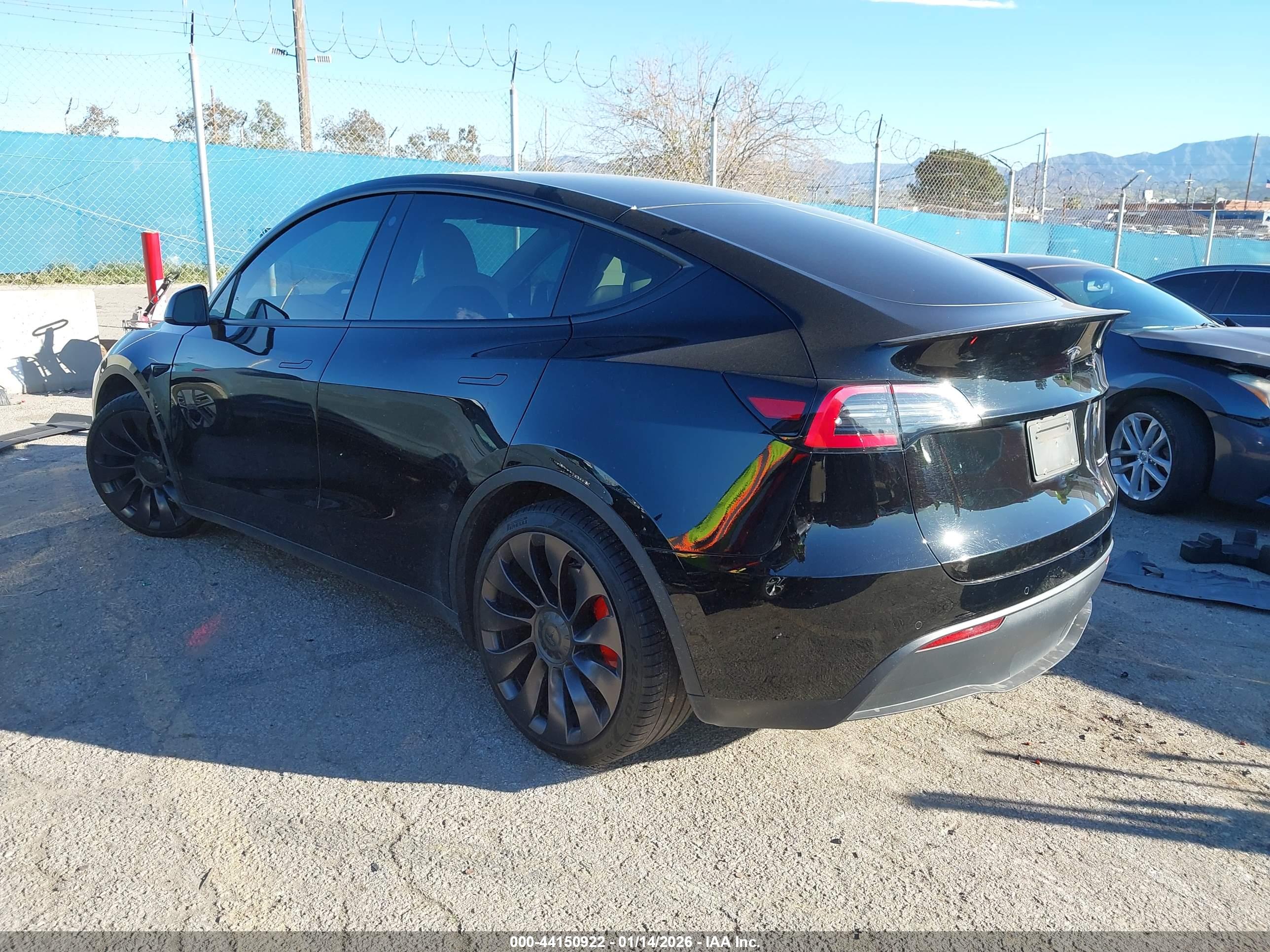 TESLA MODEL image 3