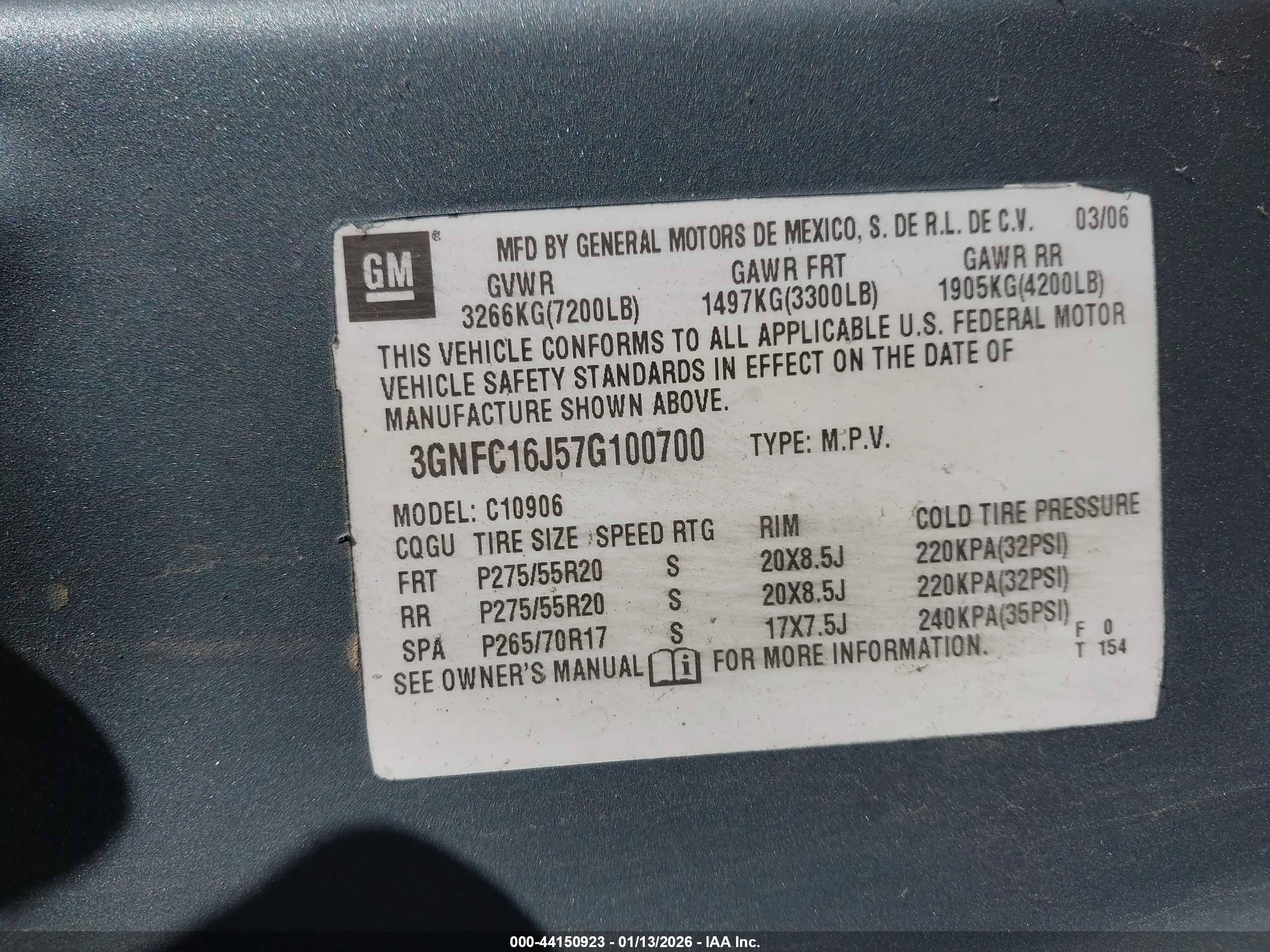 CHEVROLET SUBURBAN image 9
