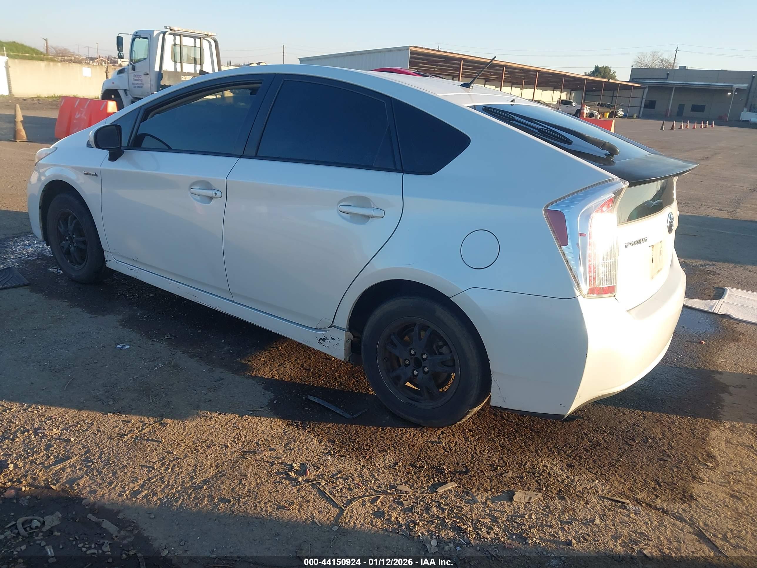 TOYOTA PRIUS image 3