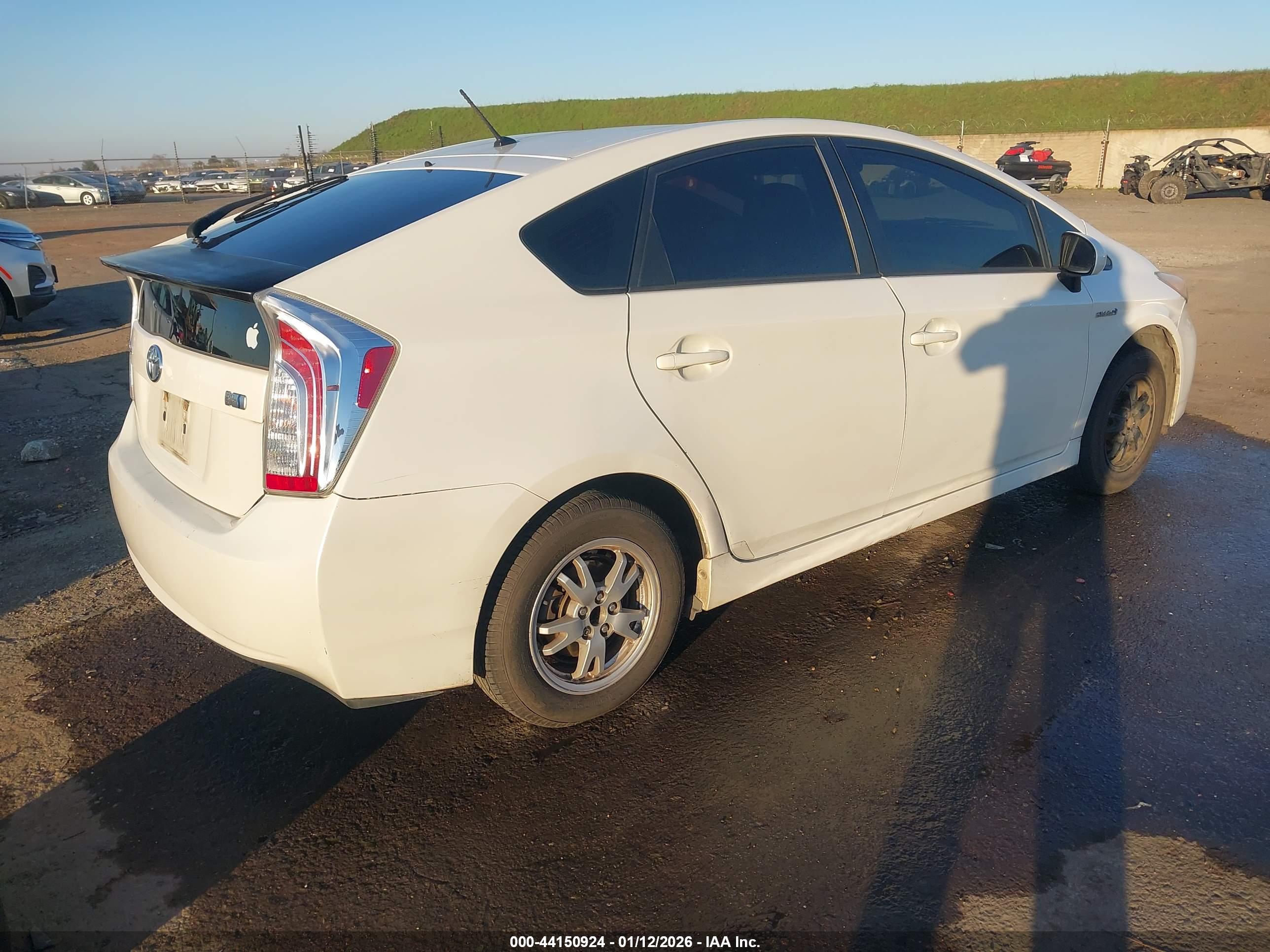 TOYOTA PRIUS image 4