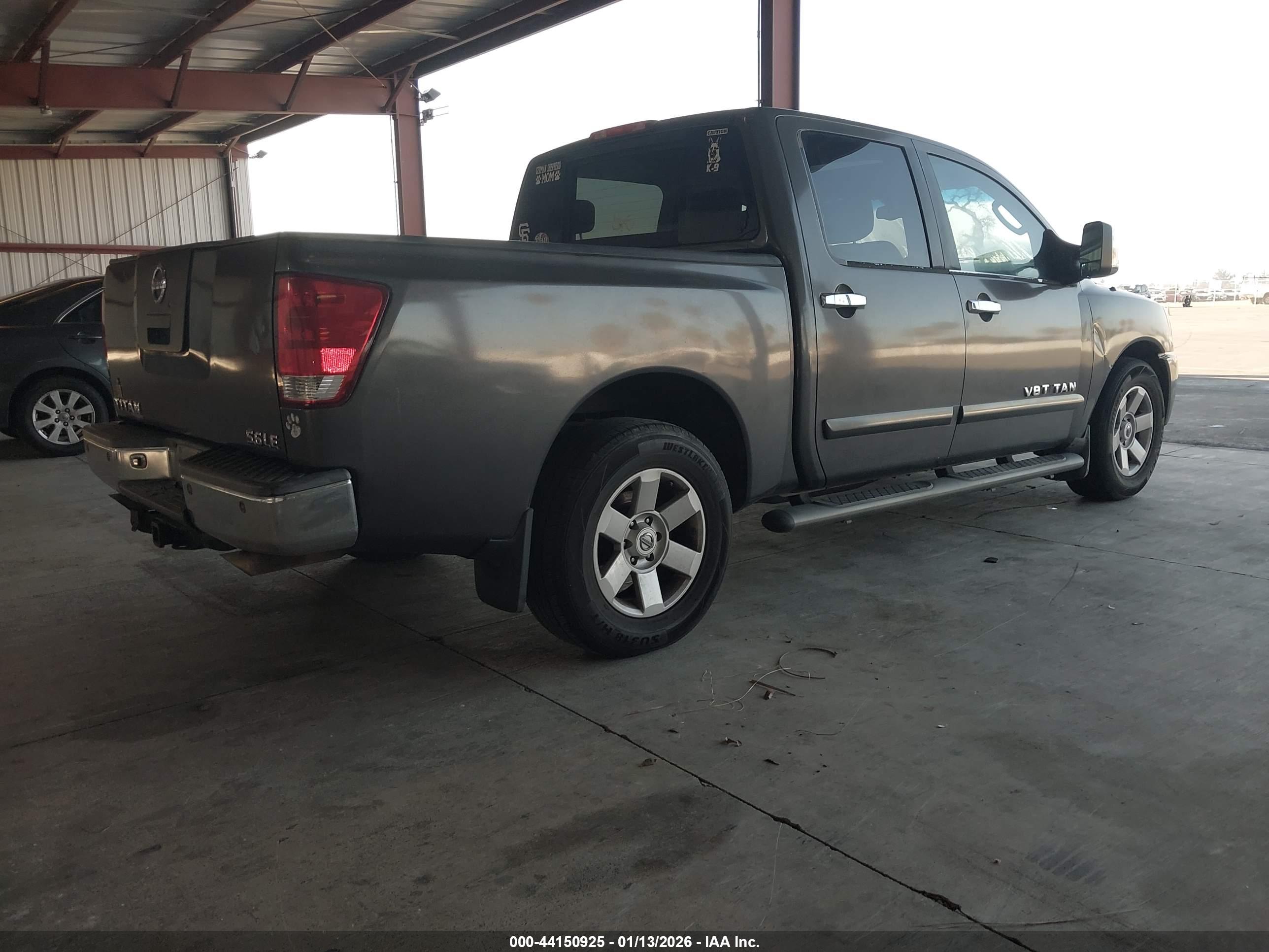 NISSAN TITAN image 4
