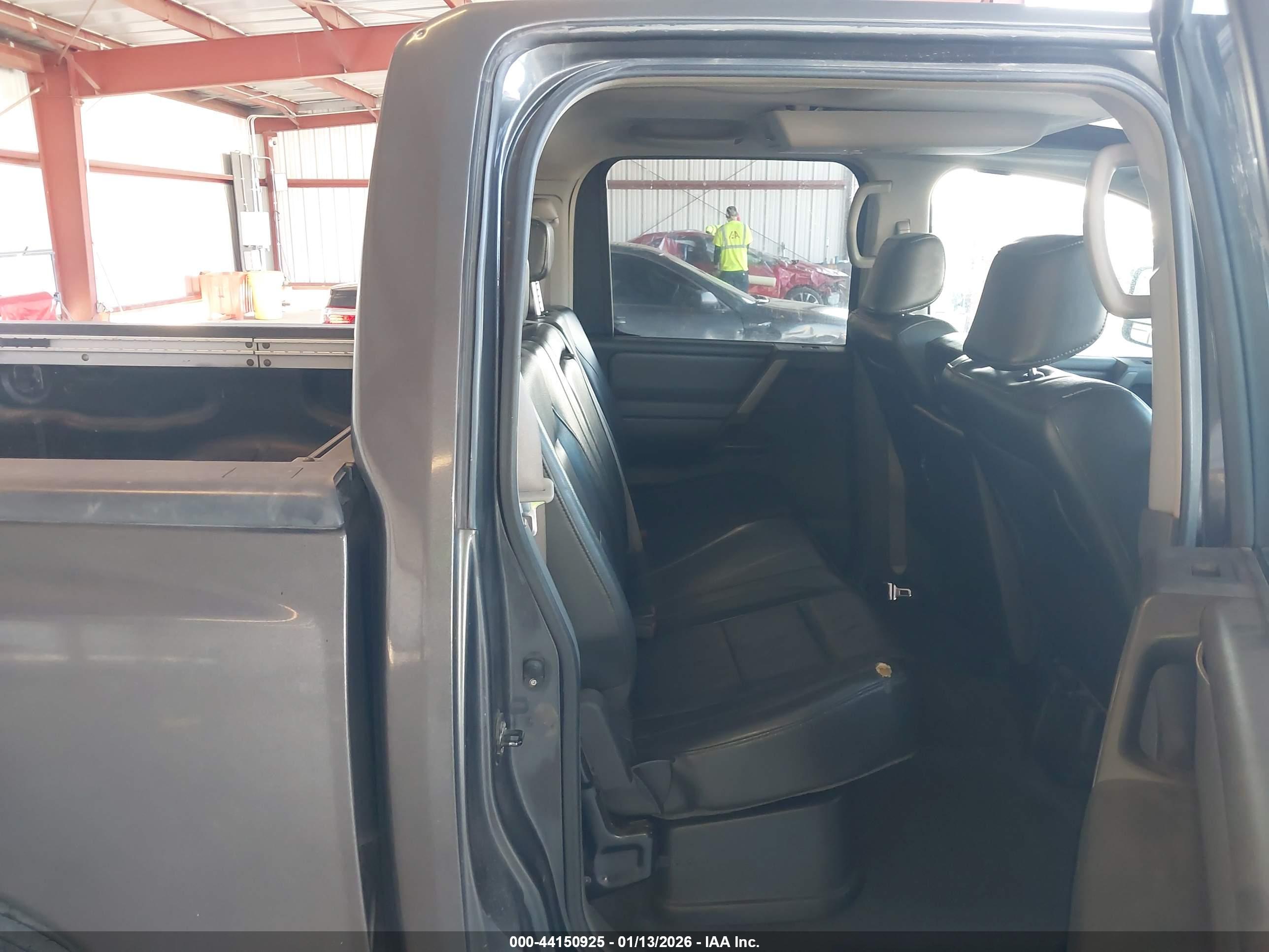 NISSAN TITAN image 8
