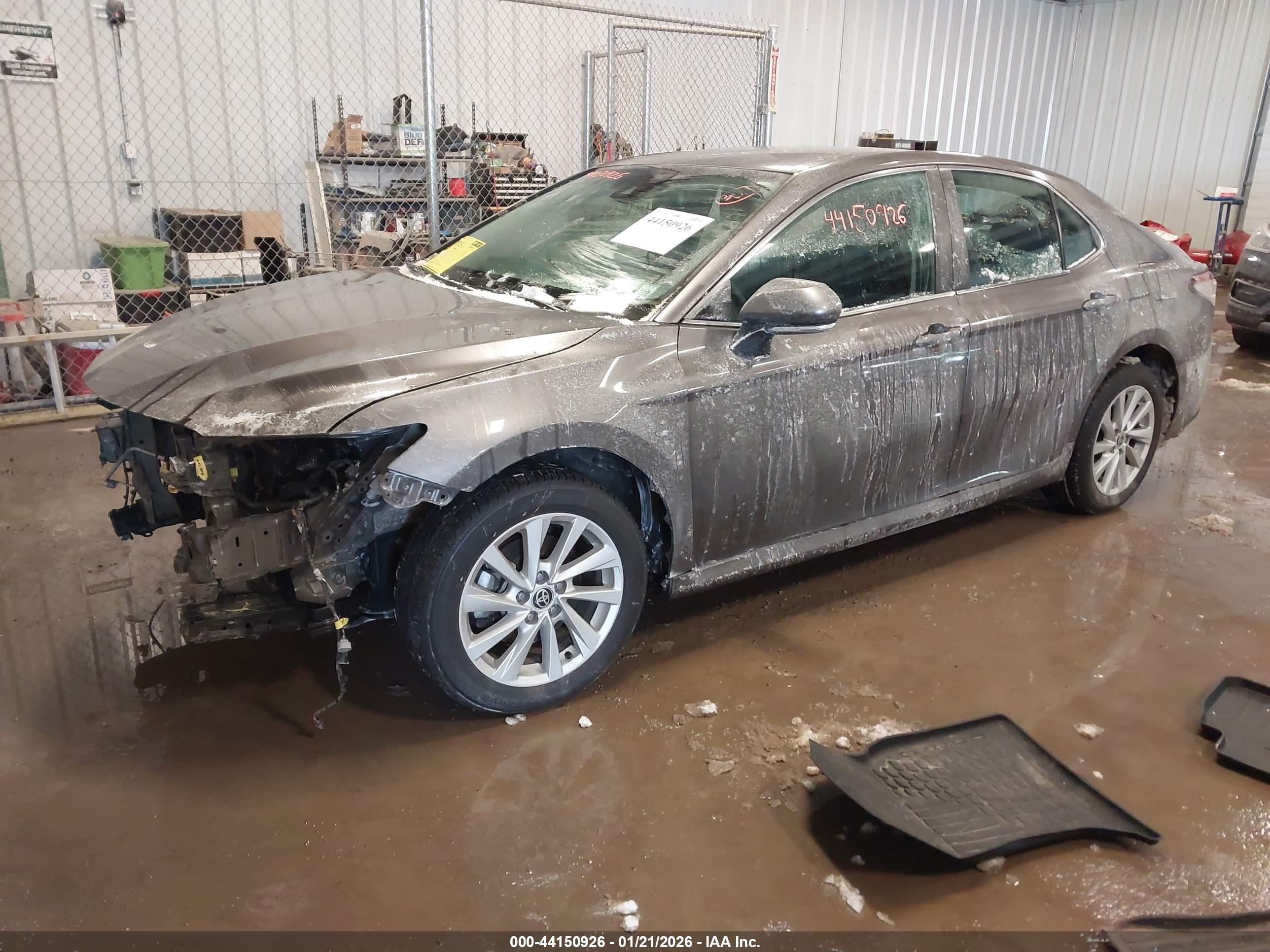 TOYOTA CAMRY image 2