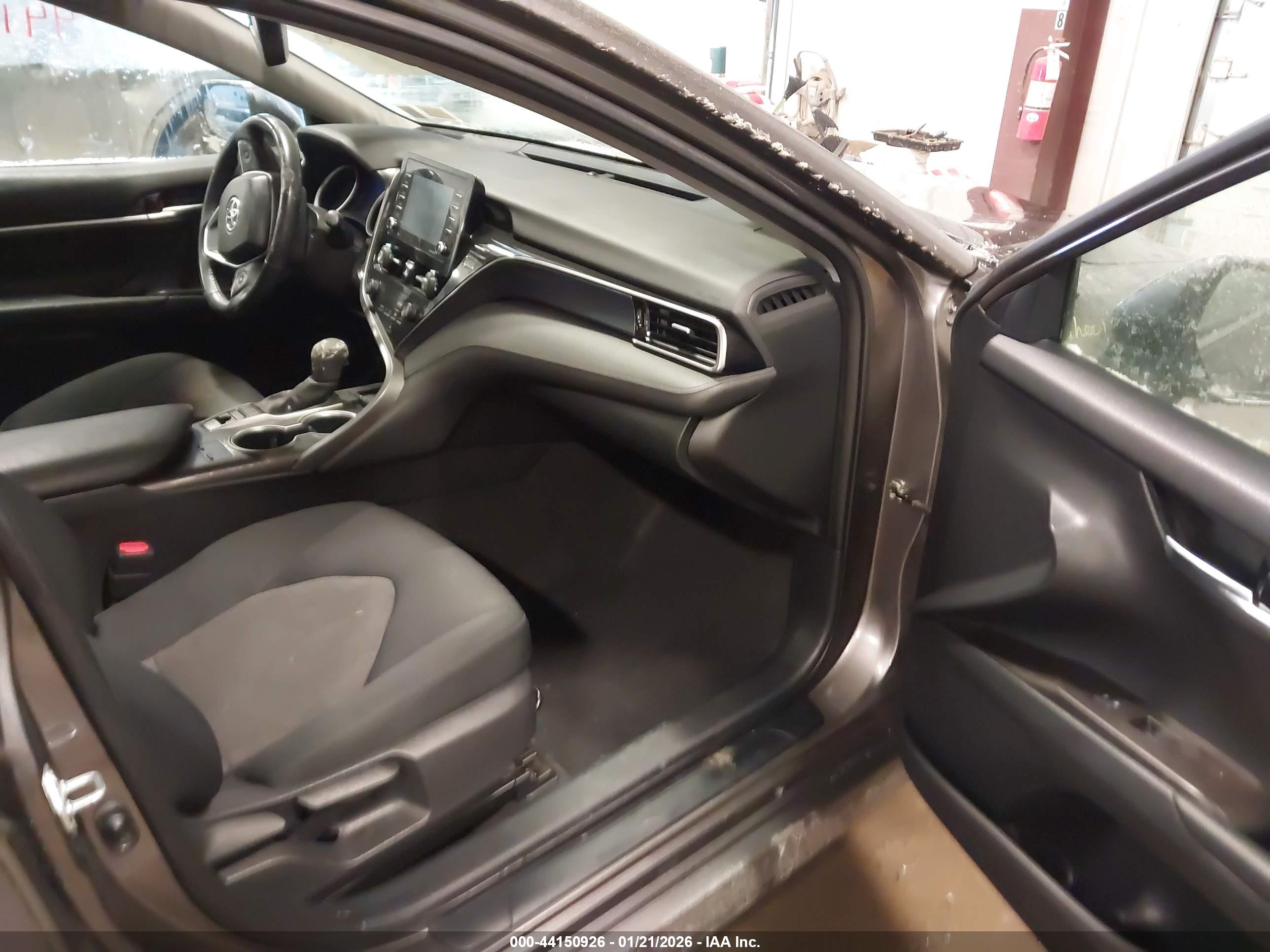 TOYOTA CAMRY image 5