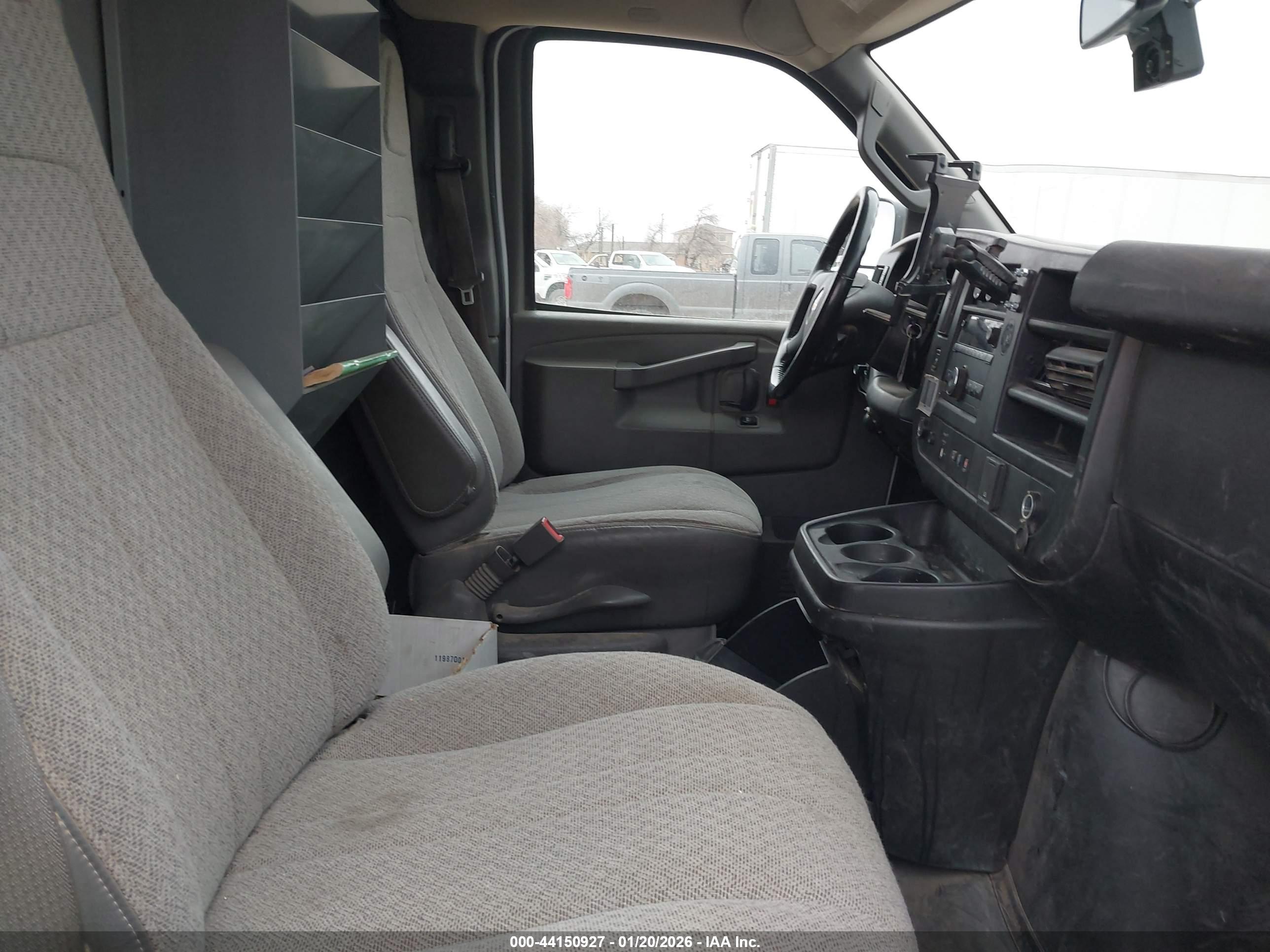 CHEVROLET EXPRESS image 5