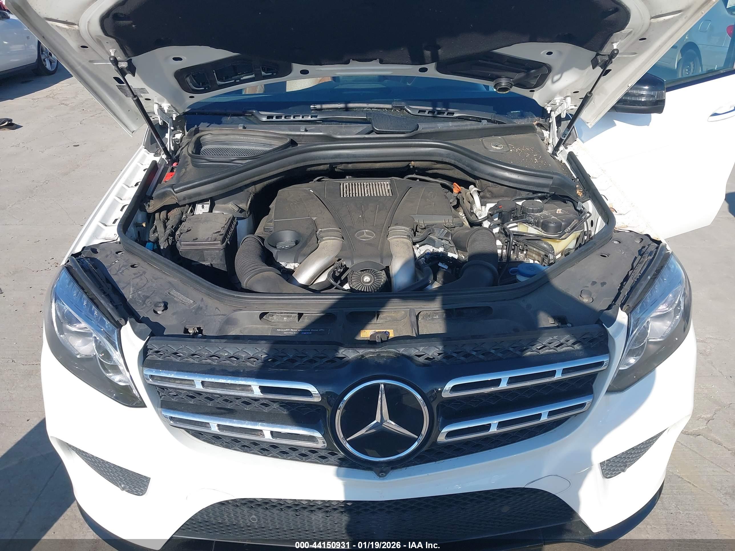 MERCEDES-BENZ GLS image 10