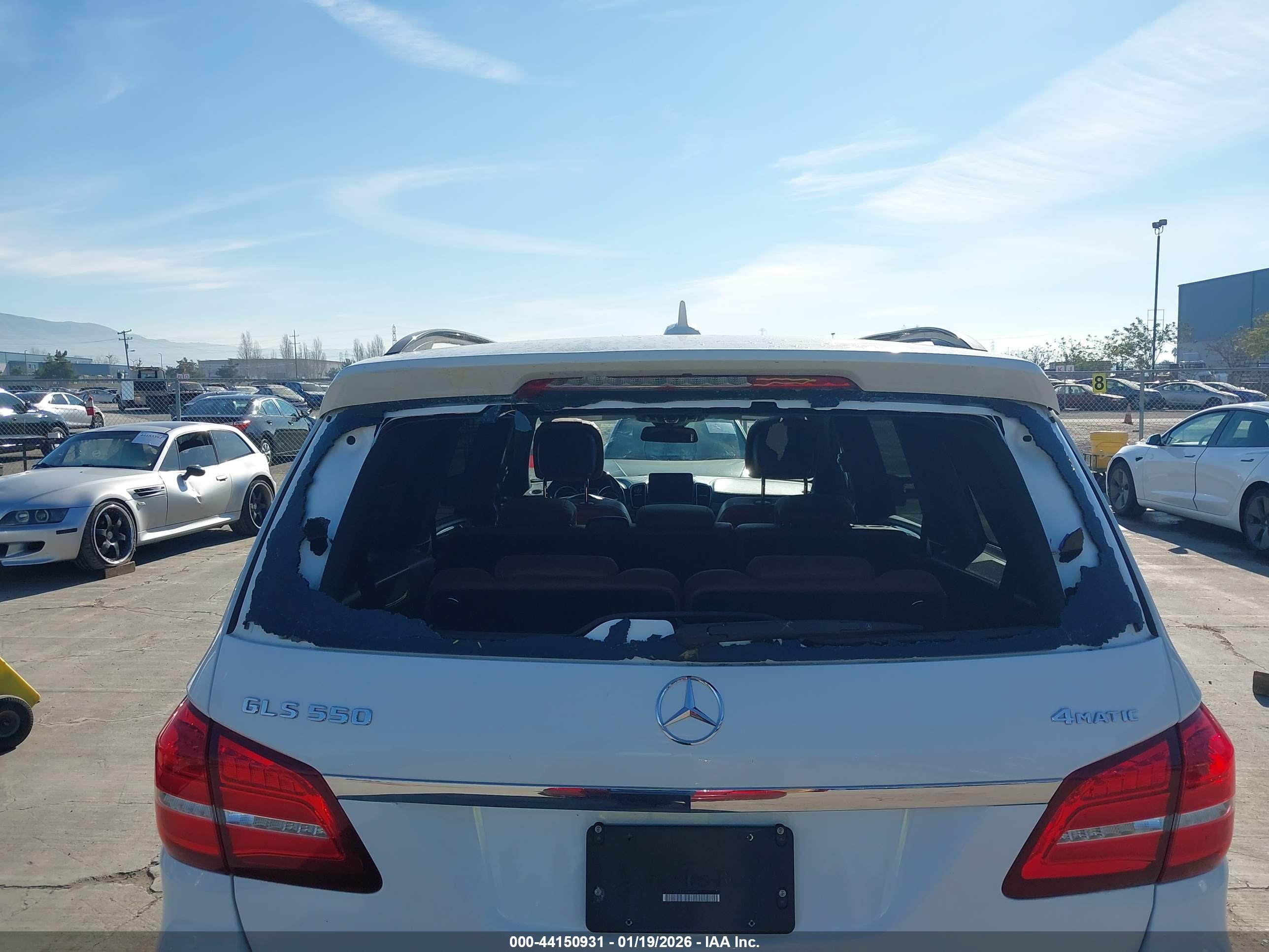 MERCEDES-BENZ GLS image 6