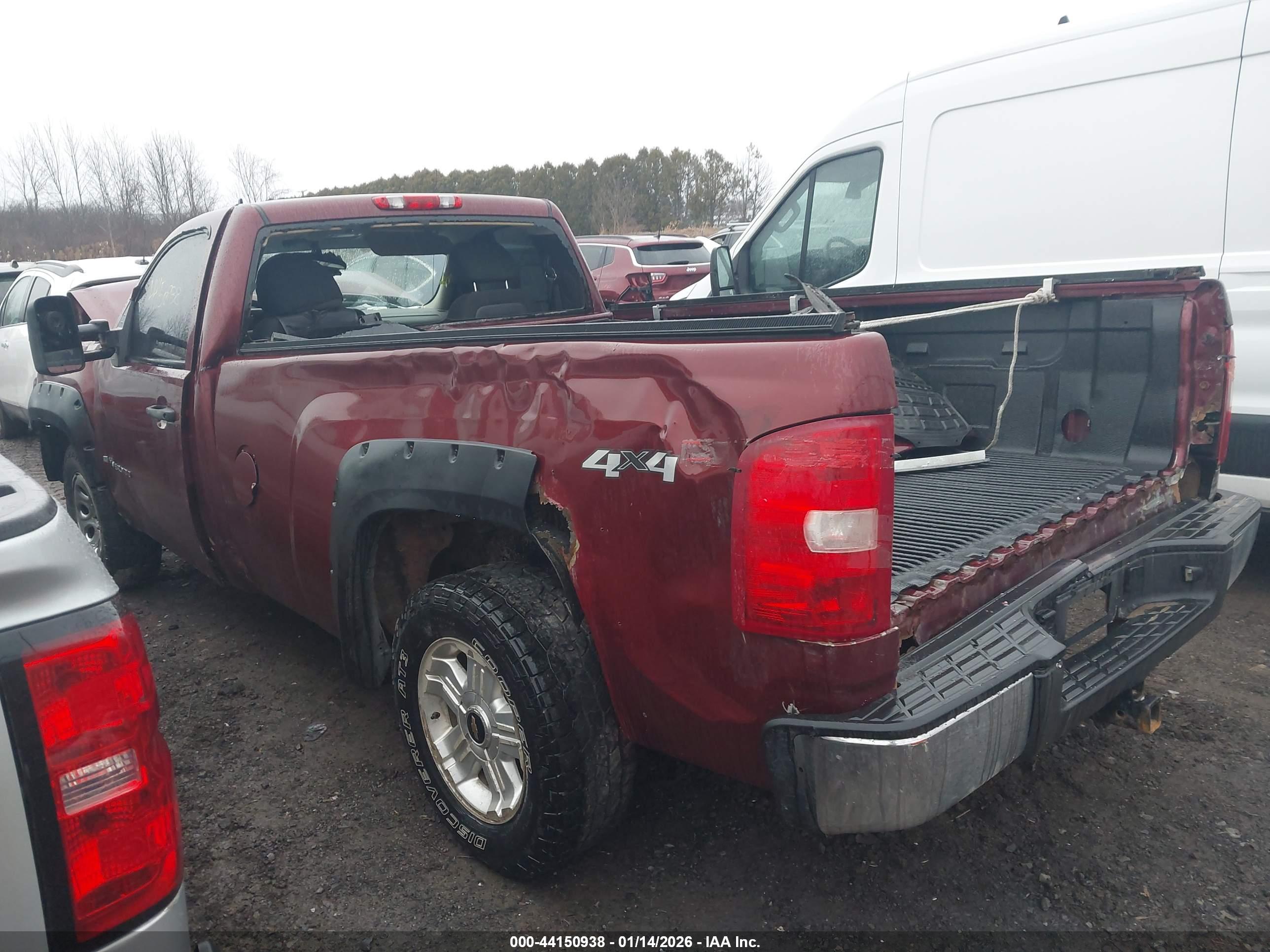 CHEVROLET SILVERADO image 3