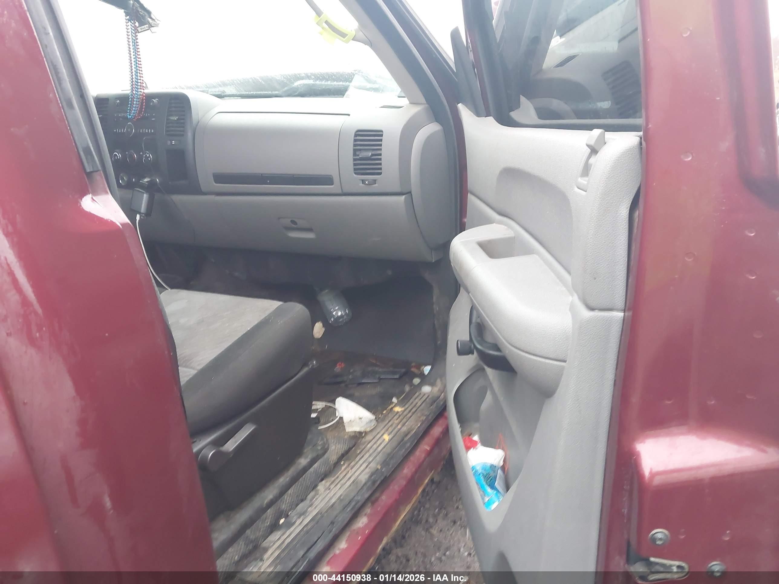 CHEVROLET SILVERADO image 8
