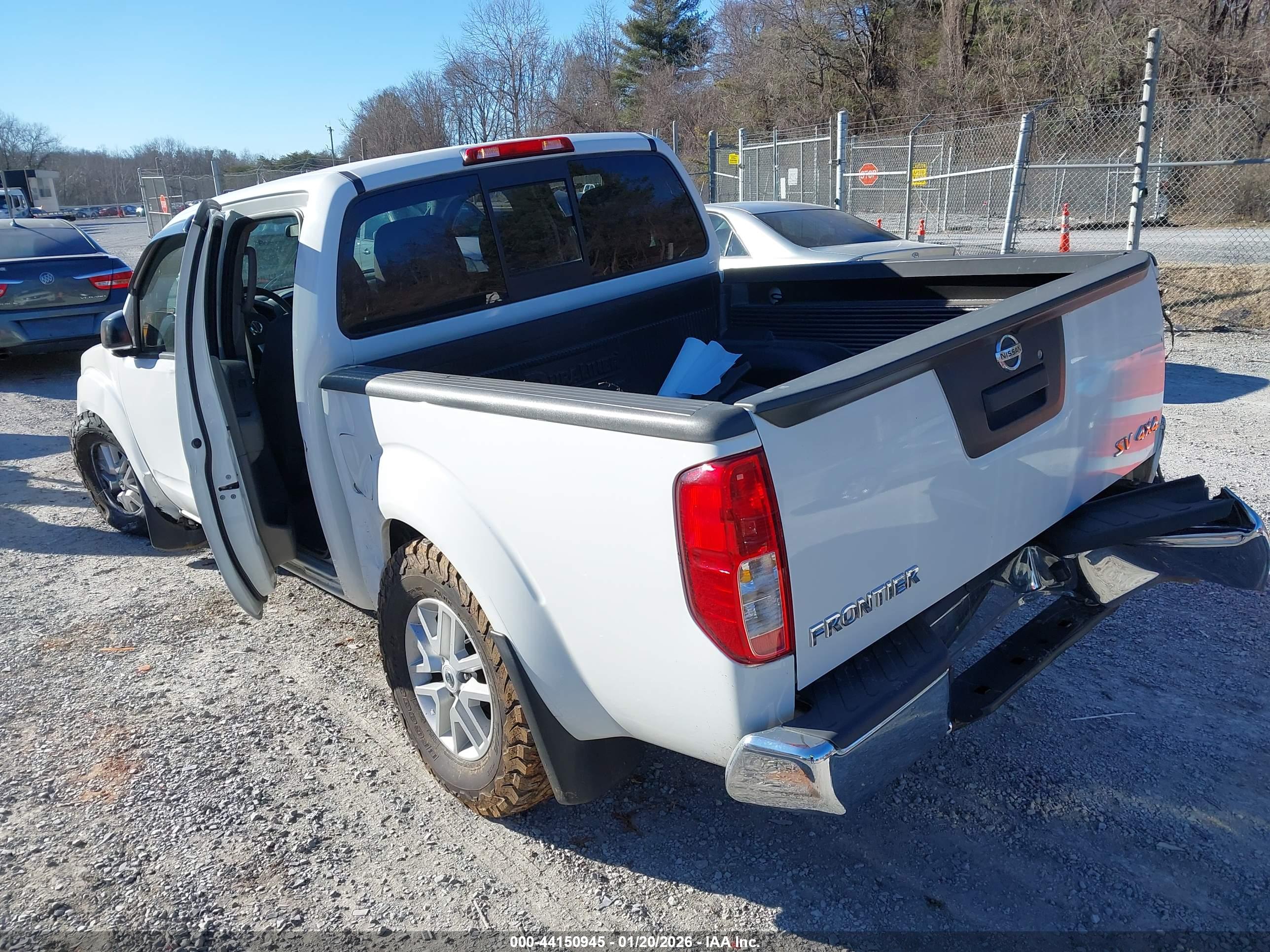 NISSAN FRONTIER image 3