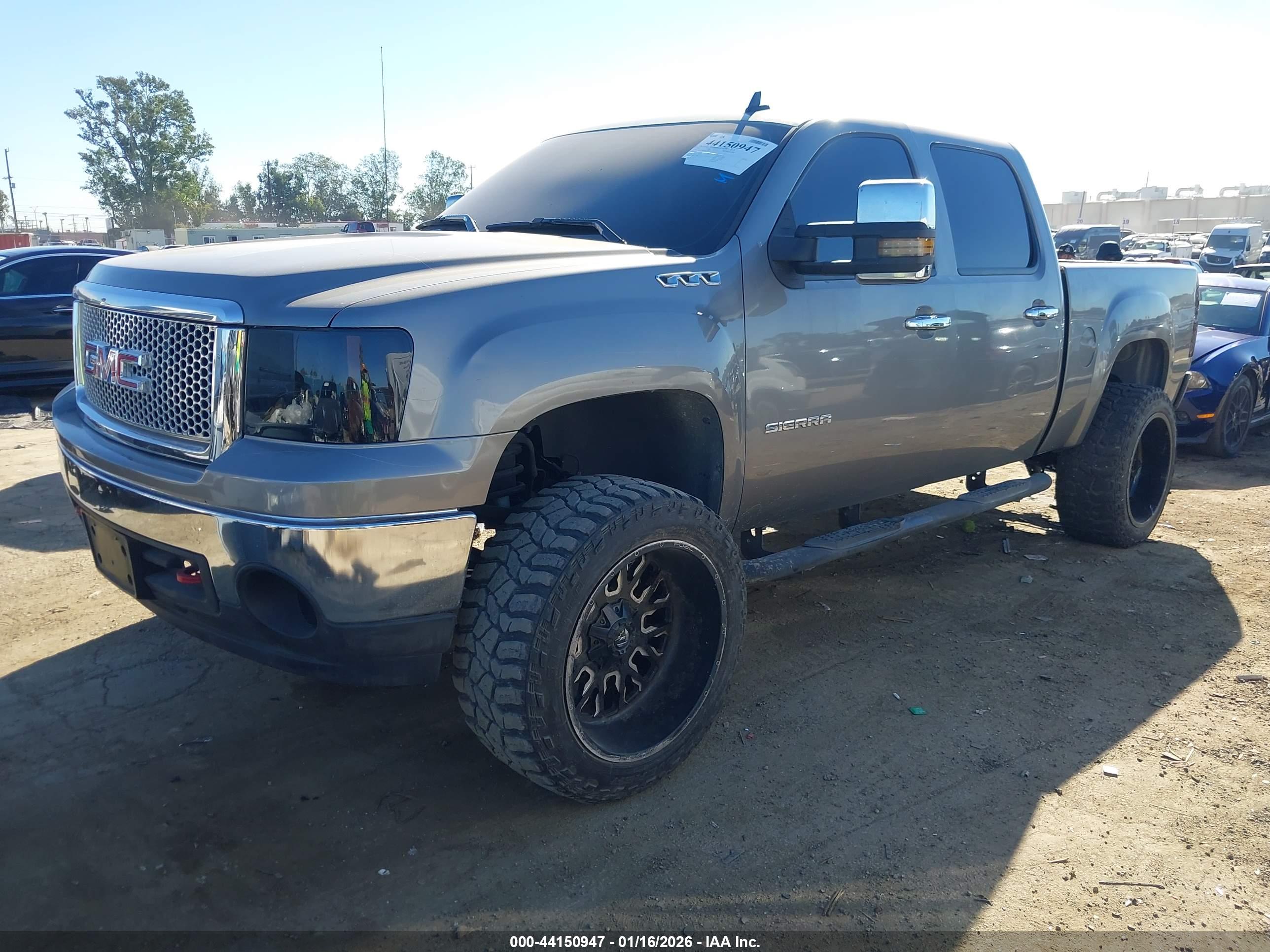 GMC SIERRA image 2