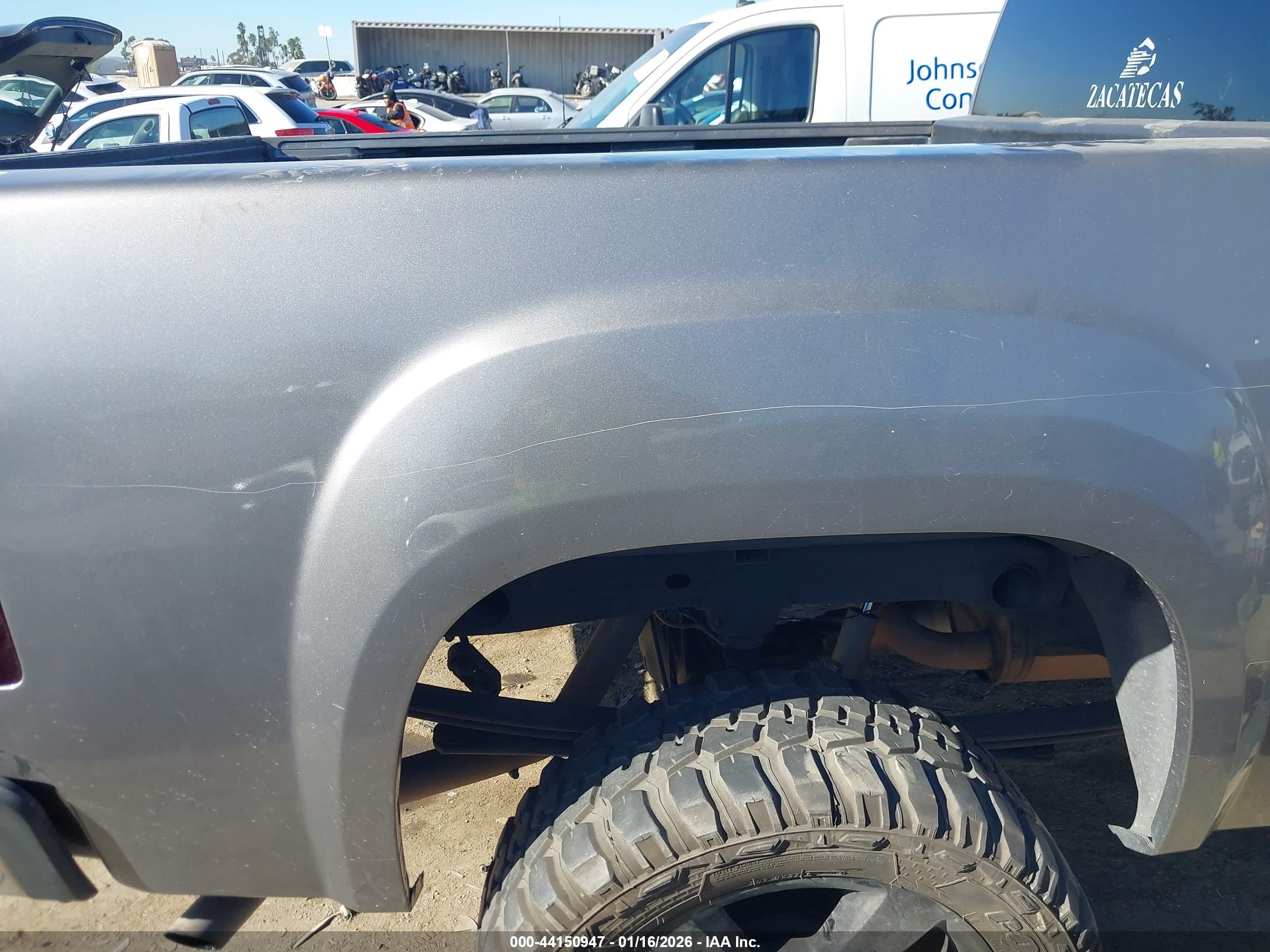 GMC SIERRA image 6