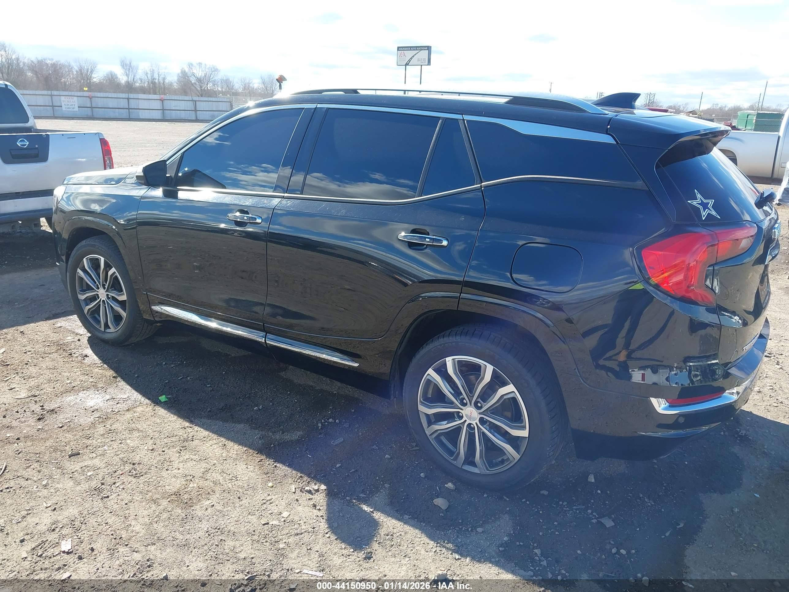 GMC TERRAIN image 3