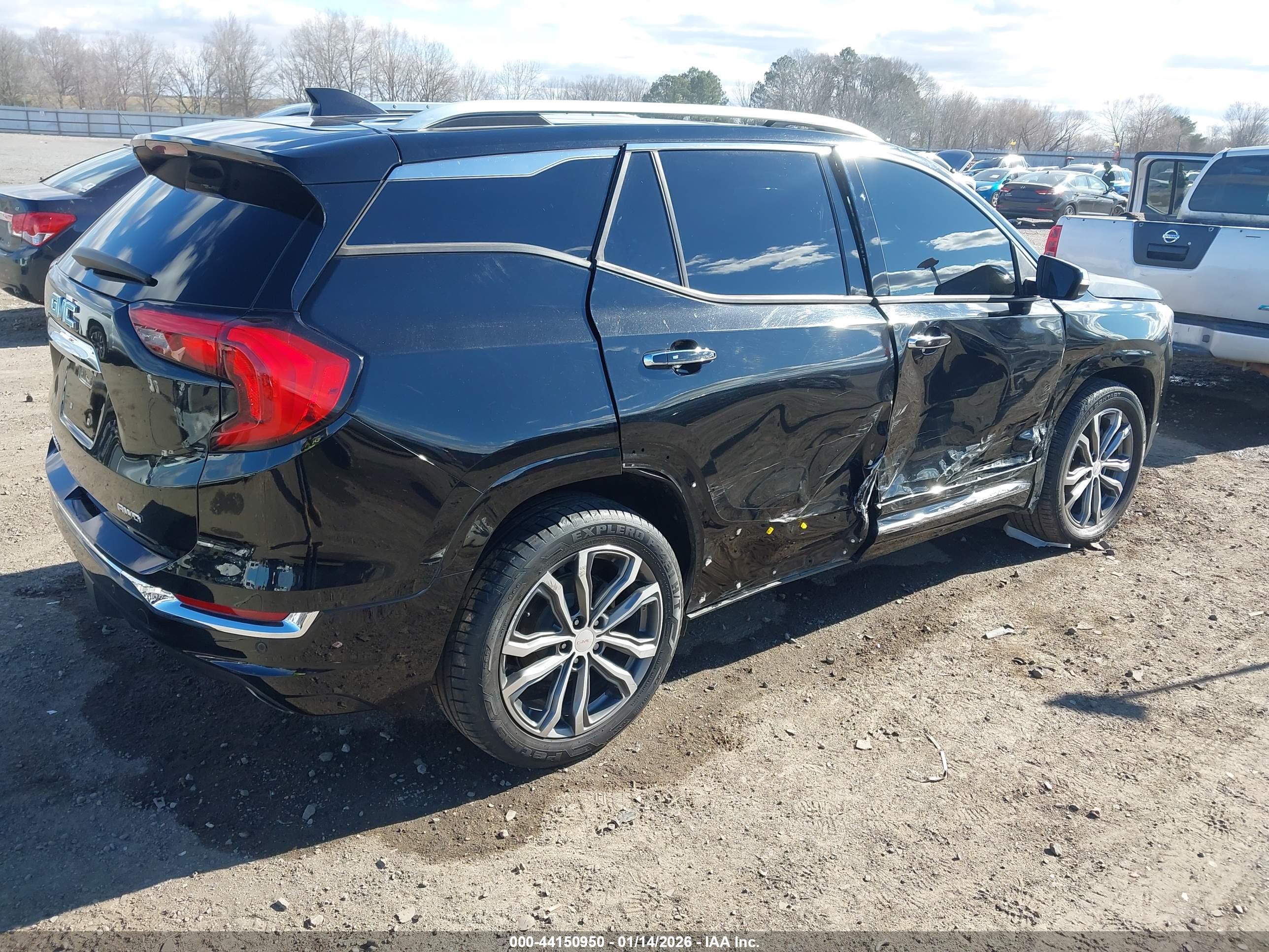 GMC TERRAIN image 4