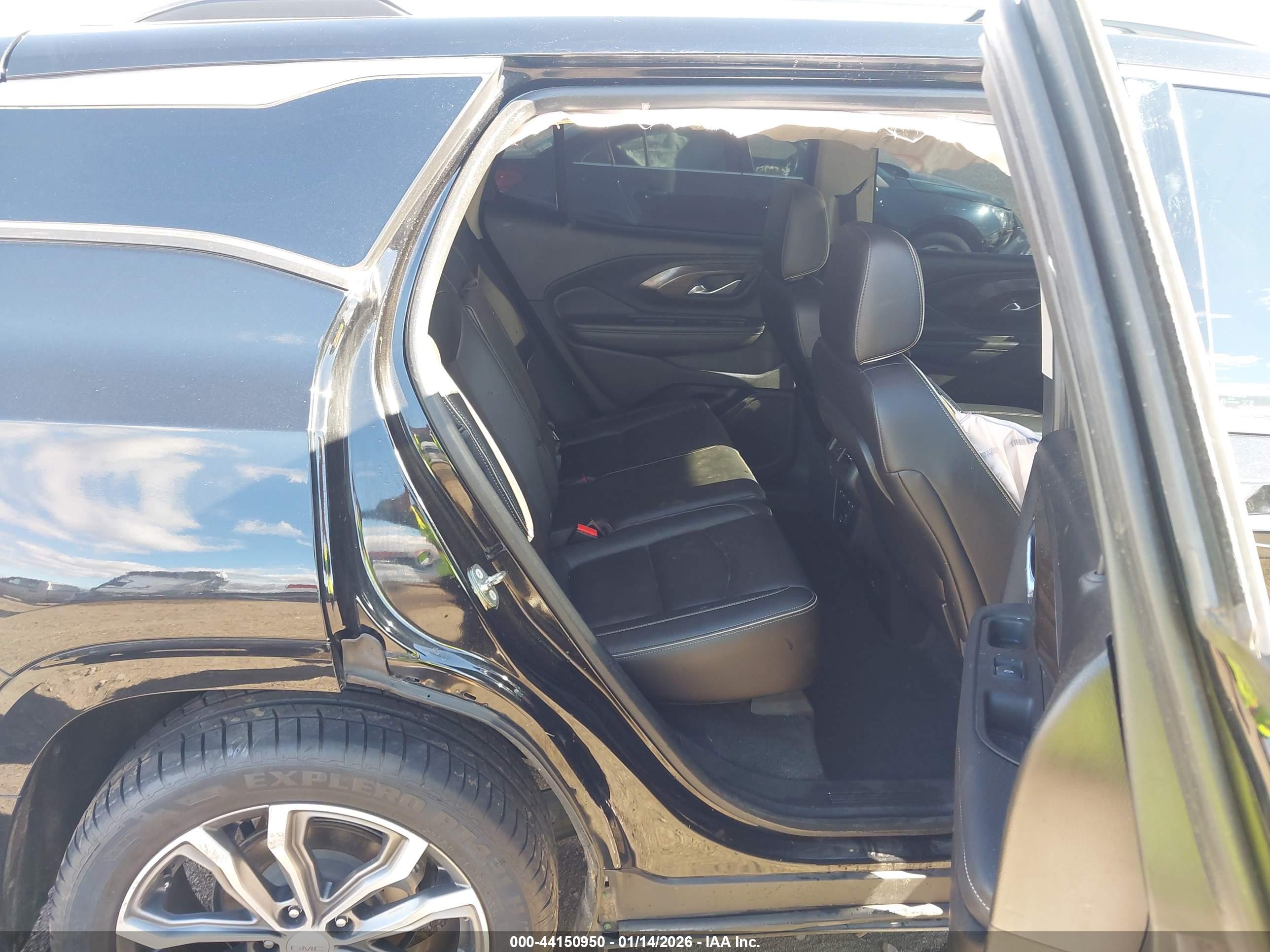 GMC TERRAIN image 8