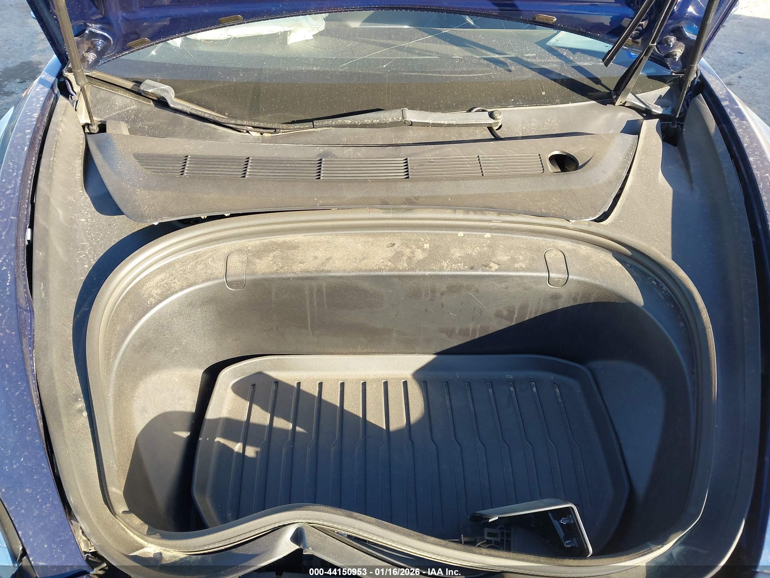 TESLA MODEL image 10