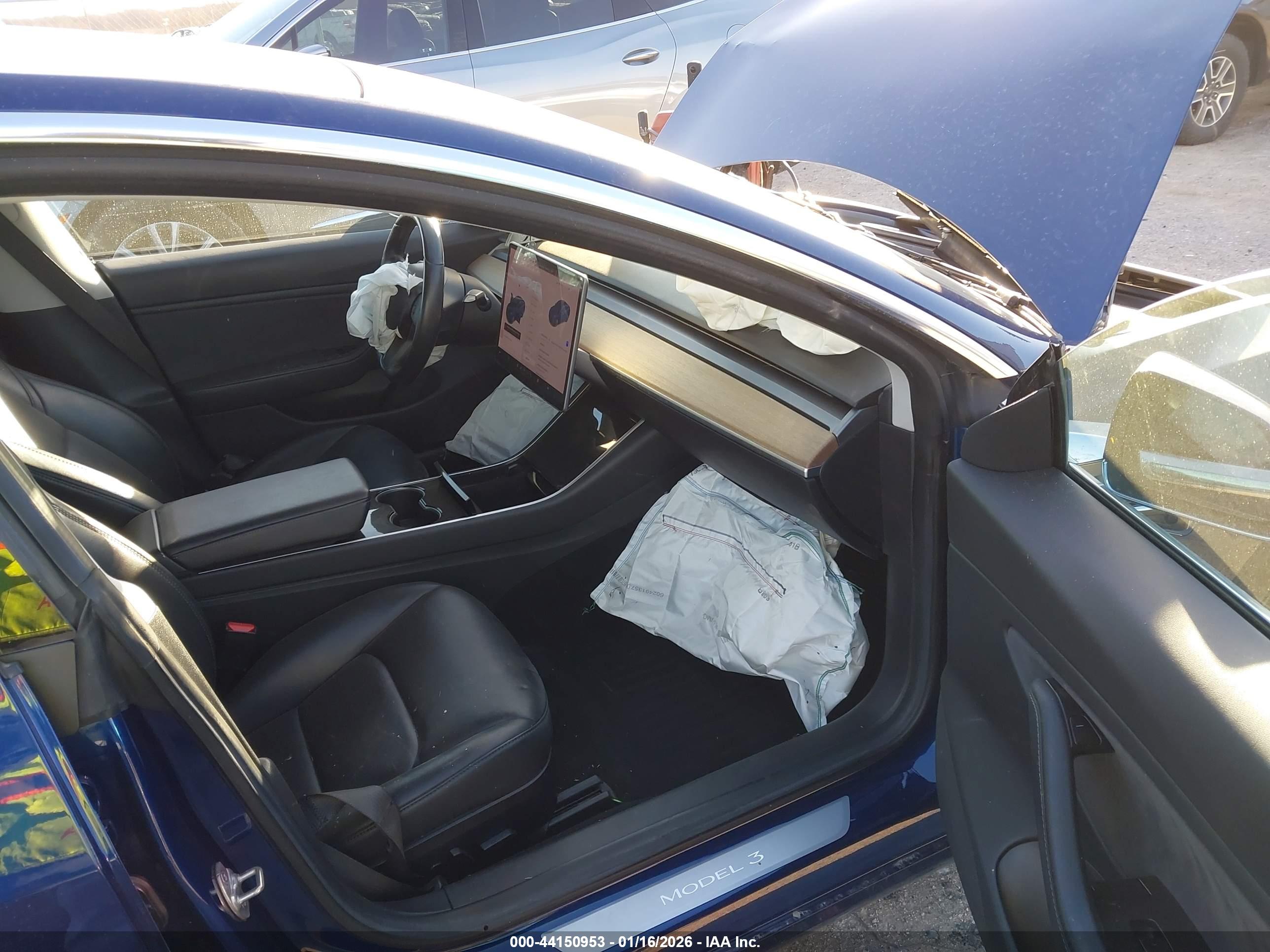 TESLA MODEL image 5