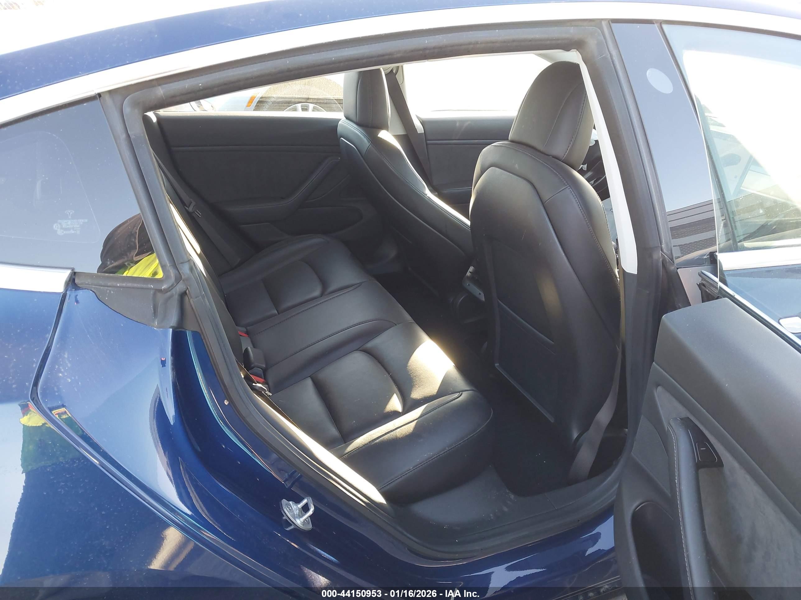 TESLA MODEL image 8