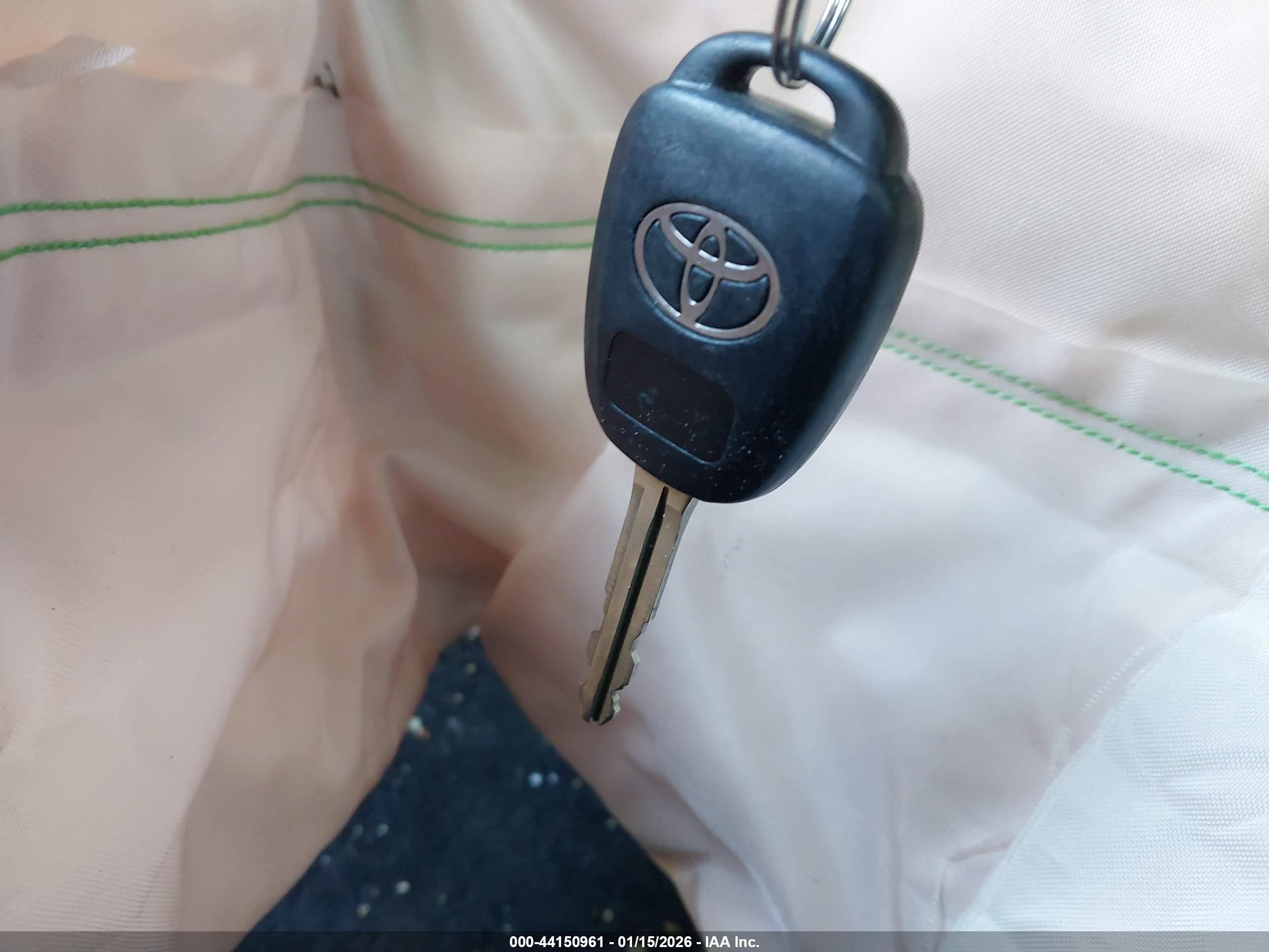 TOYOTA CAMRY image 11