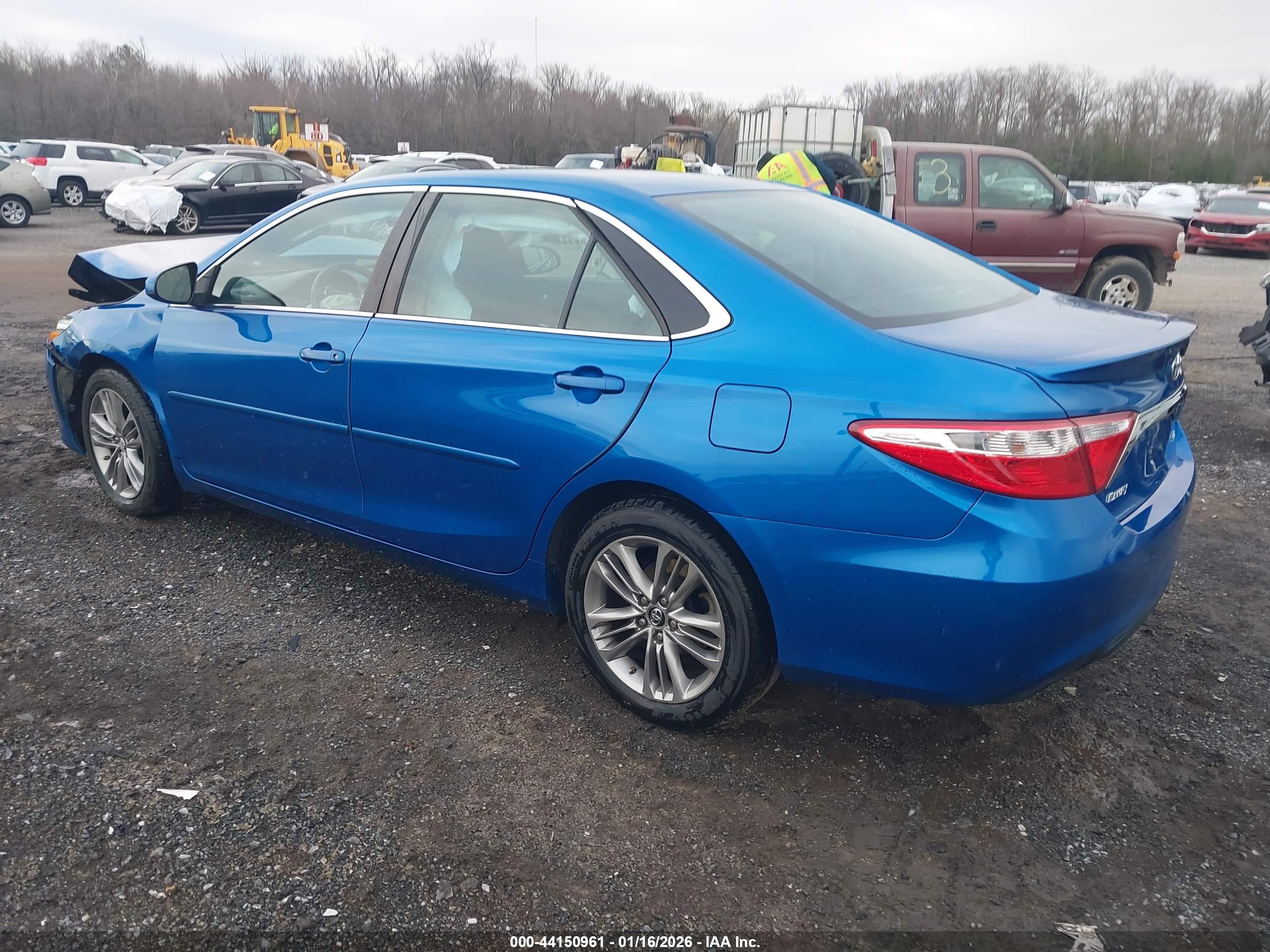 TOYOTA CAMRY image 3