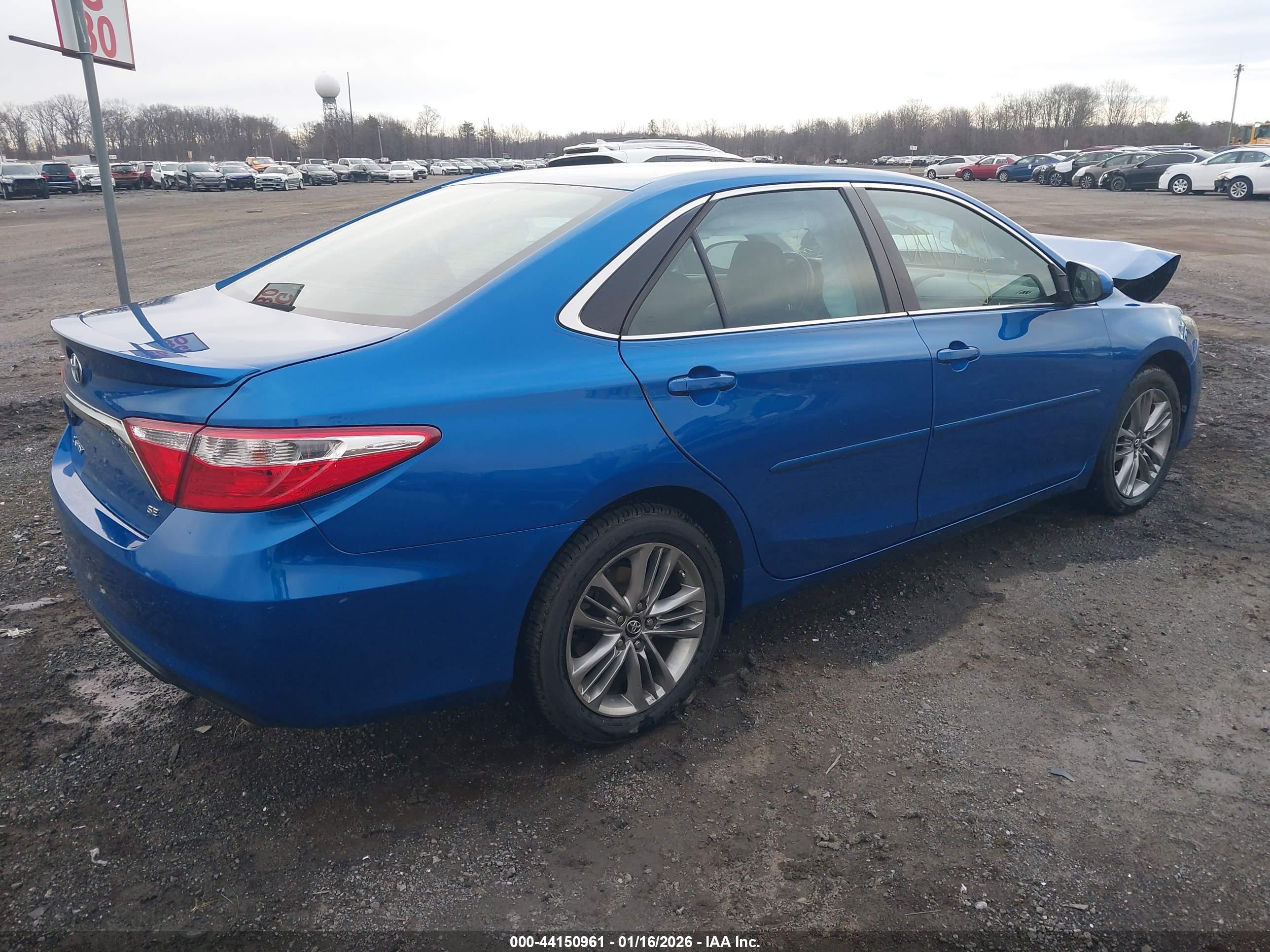 TOYOTA CAMRY image 4