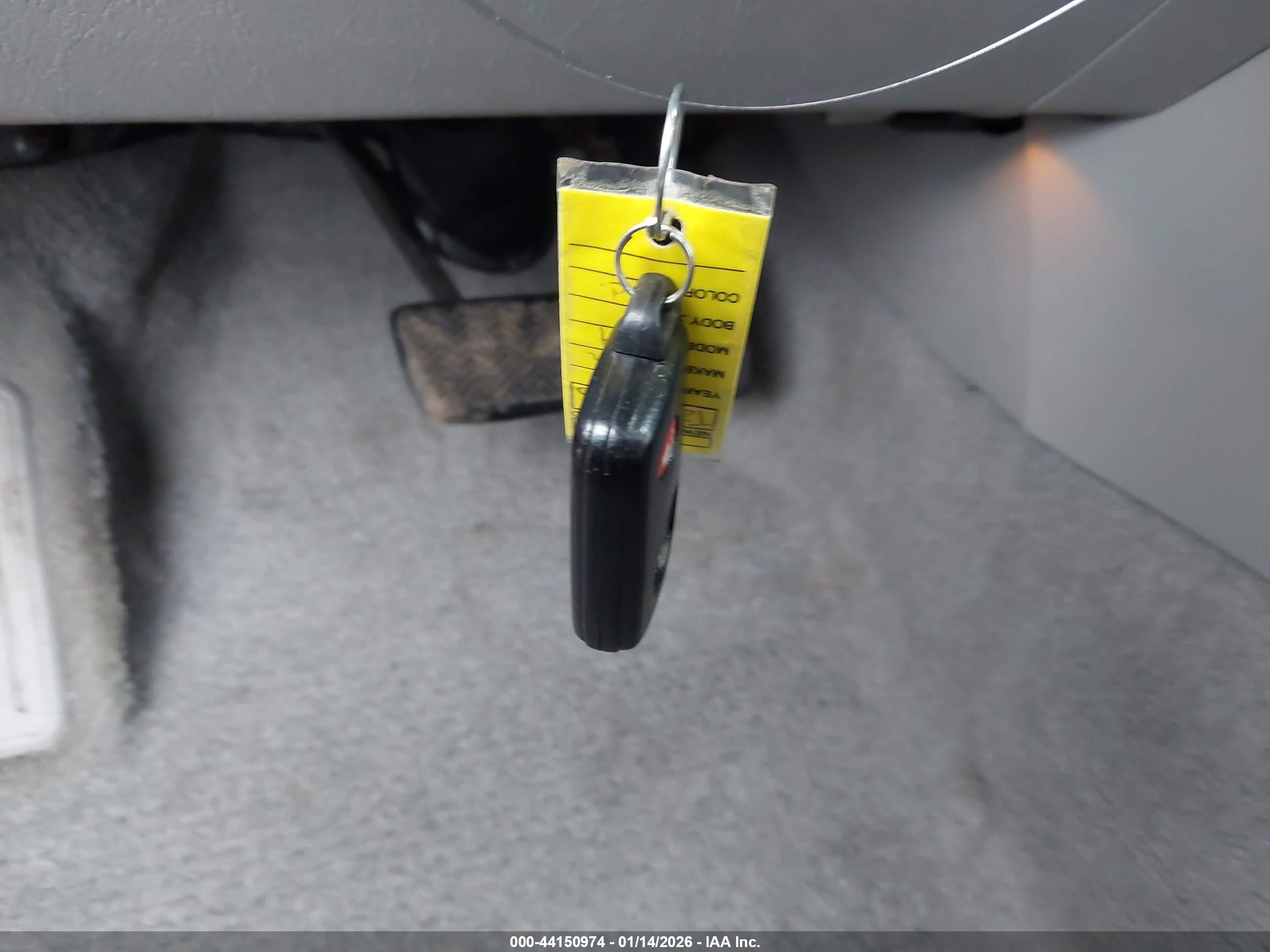 TOYOTA RAV4 image 11