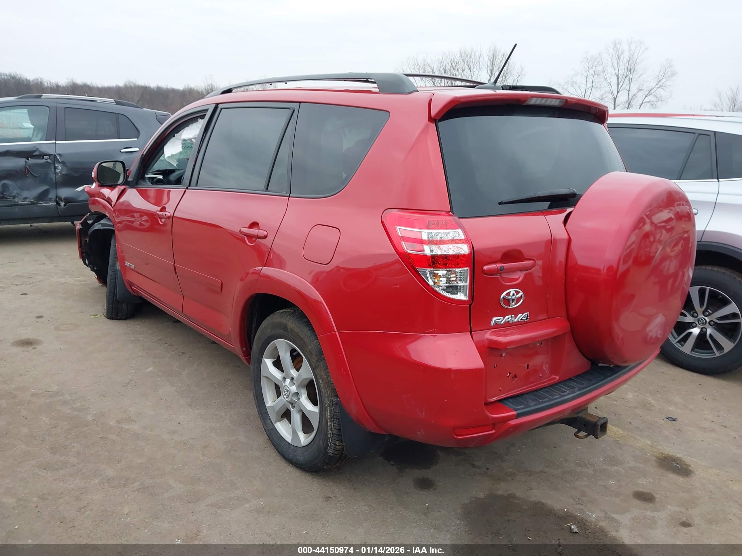 TOYOTA RAV4 image 3