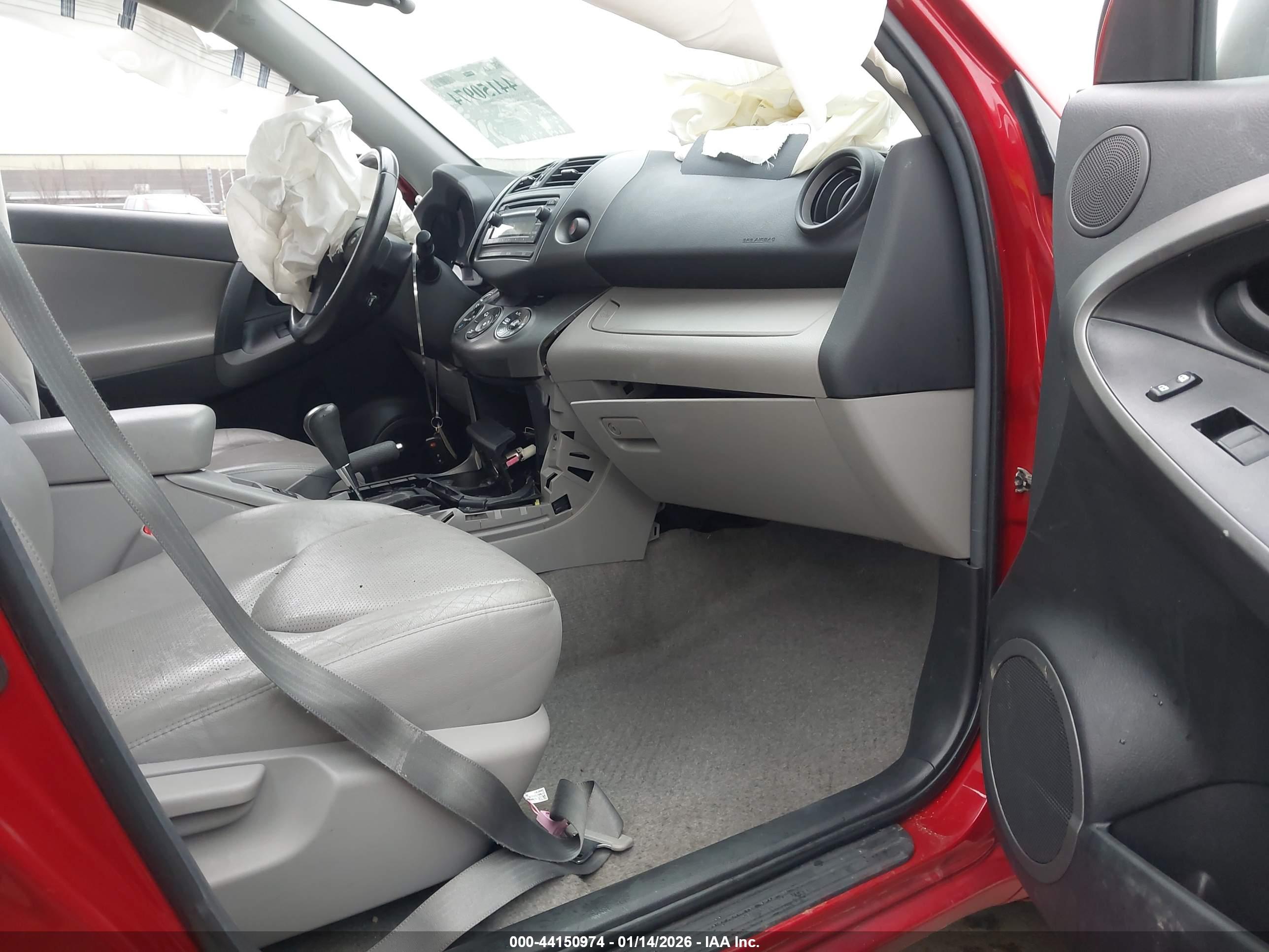 TOYOTA RAV4 image 5