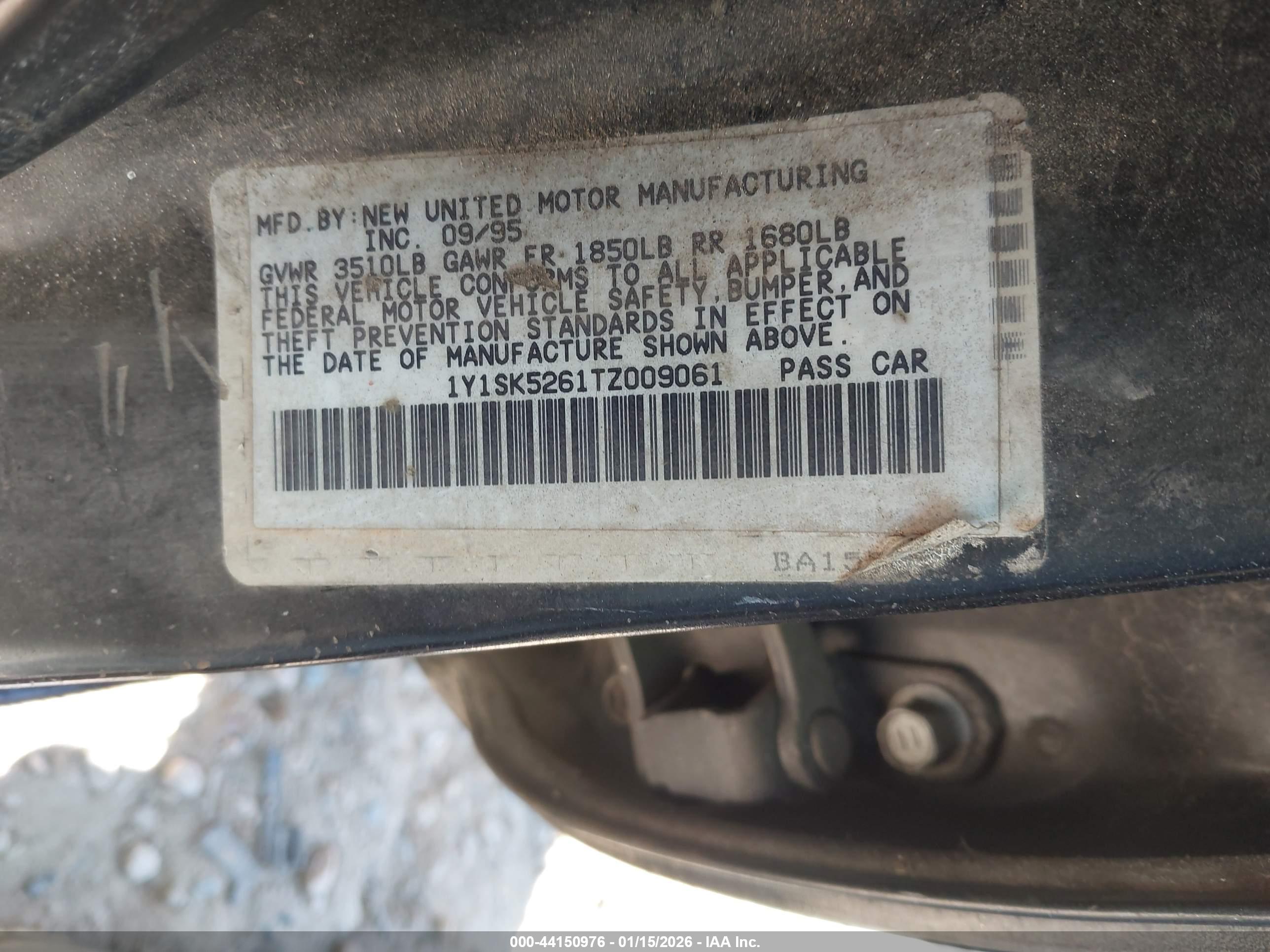 GEO PRIZM image 9