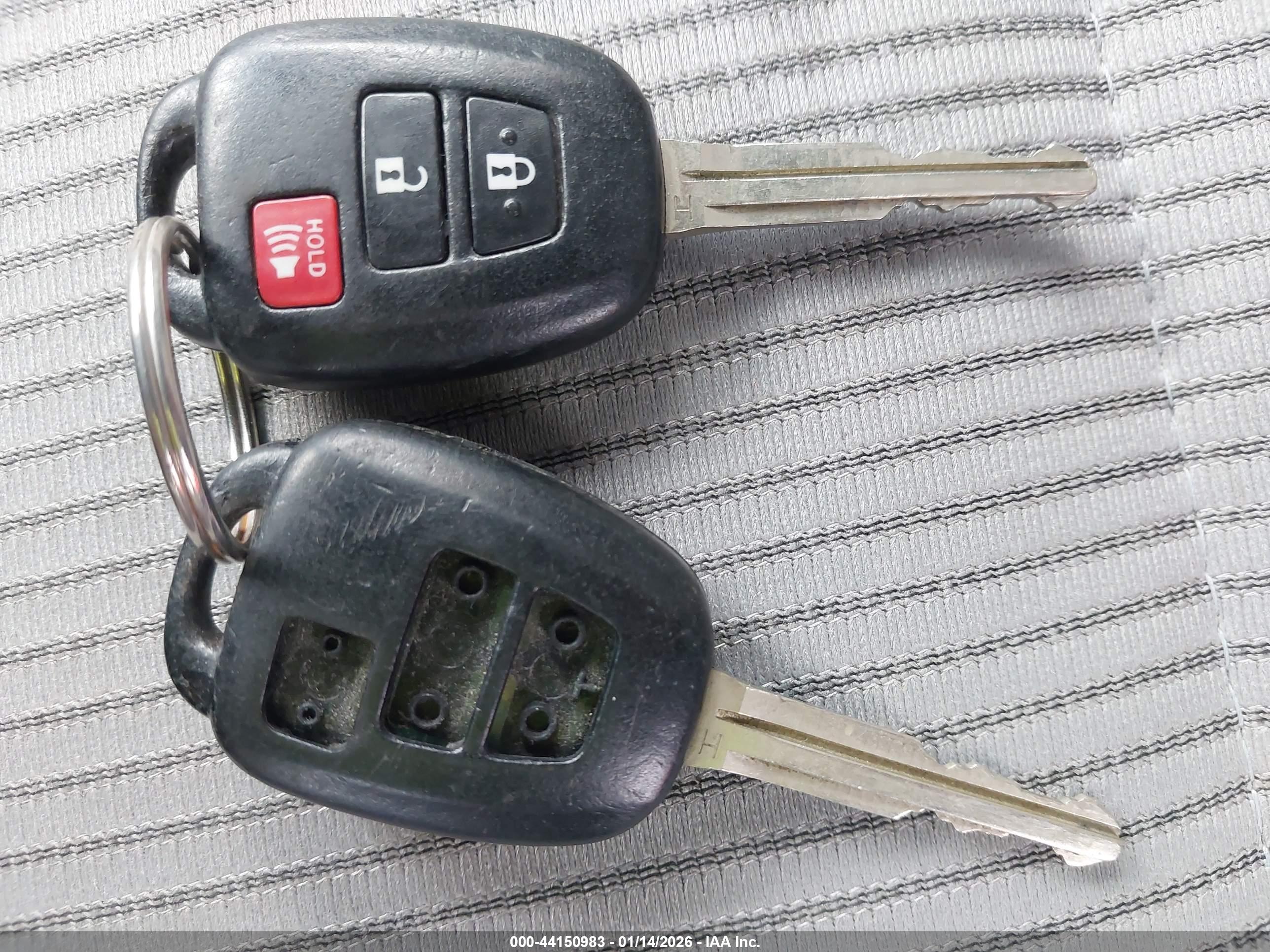 TOYOTA RAV4 image 11