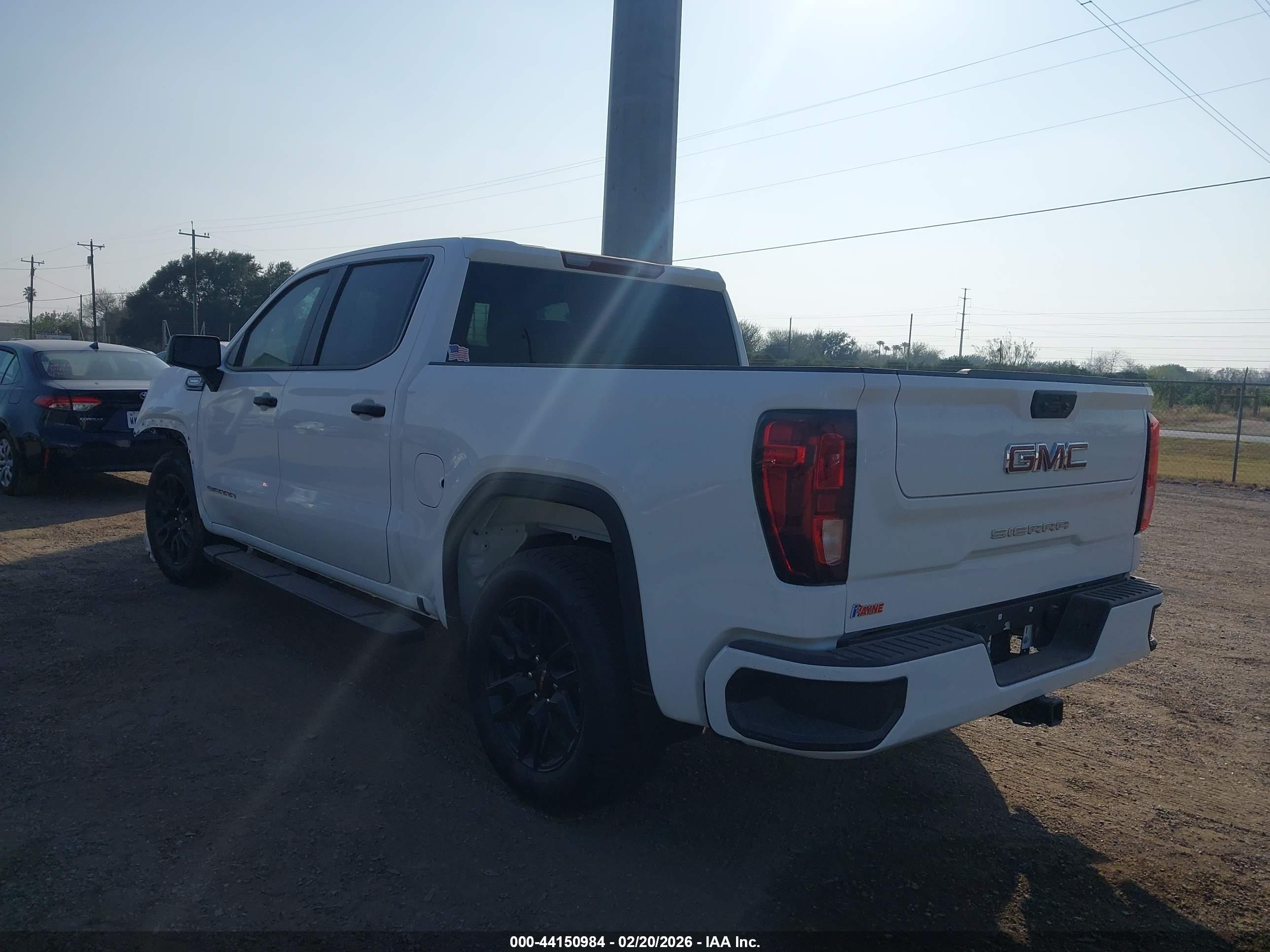 GMC SIERRA image 3