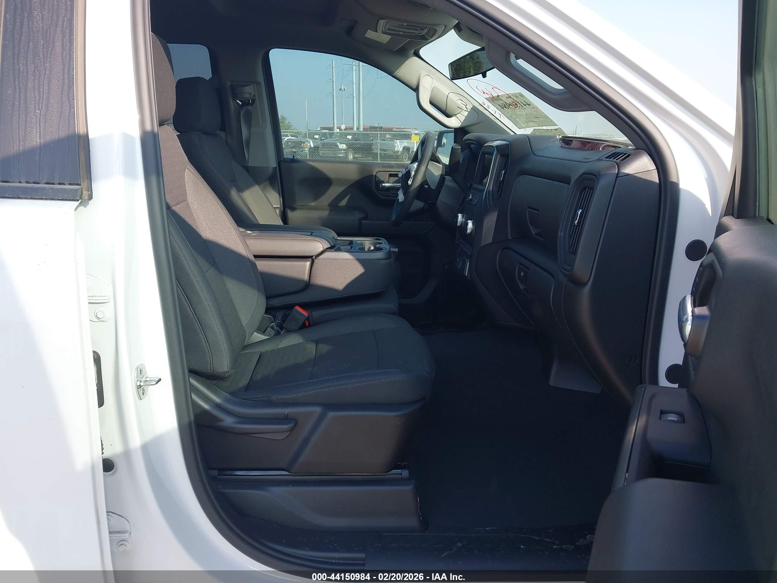 GMC SIERRA image 5