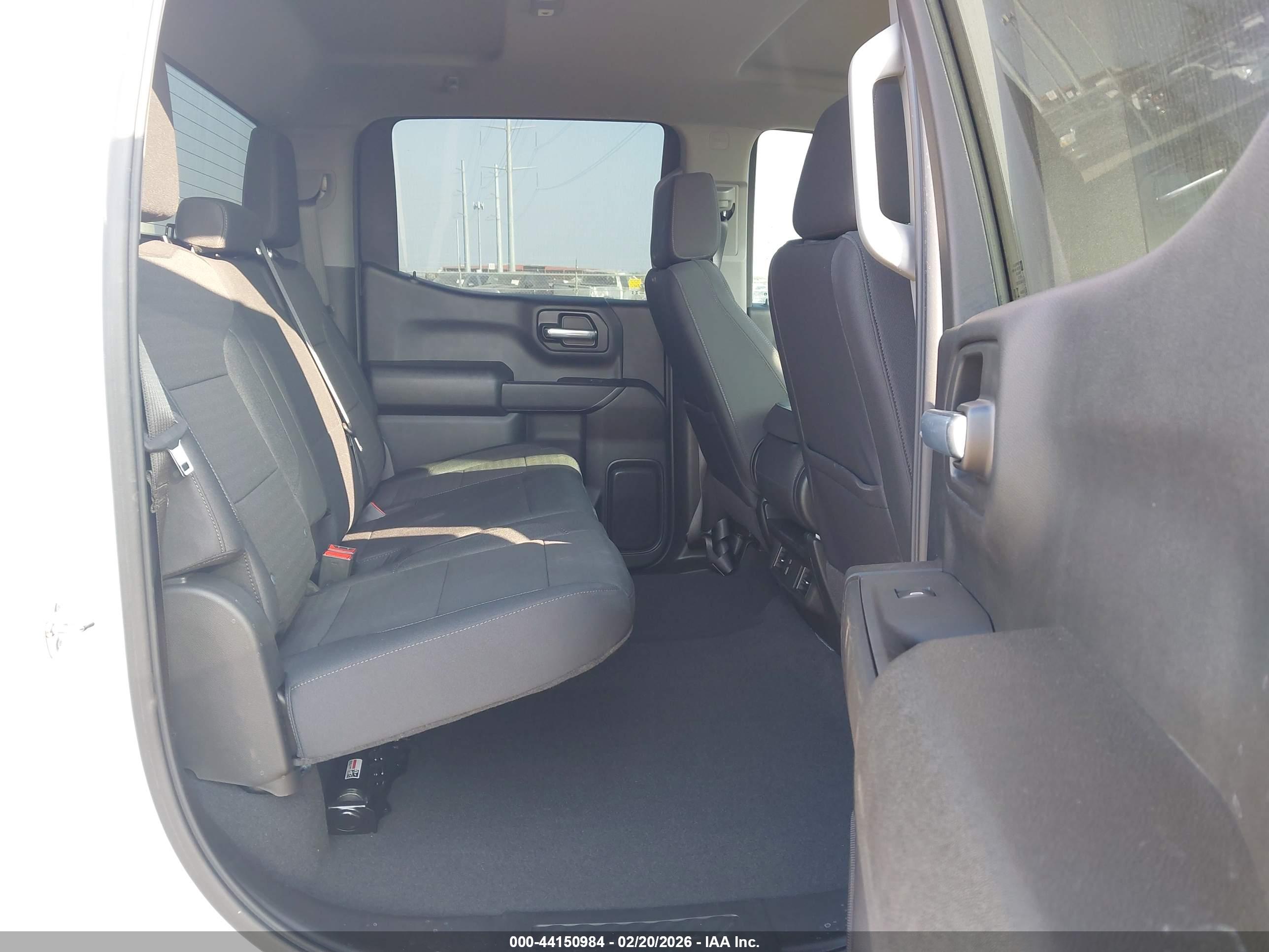 GMC SIERRA image 8