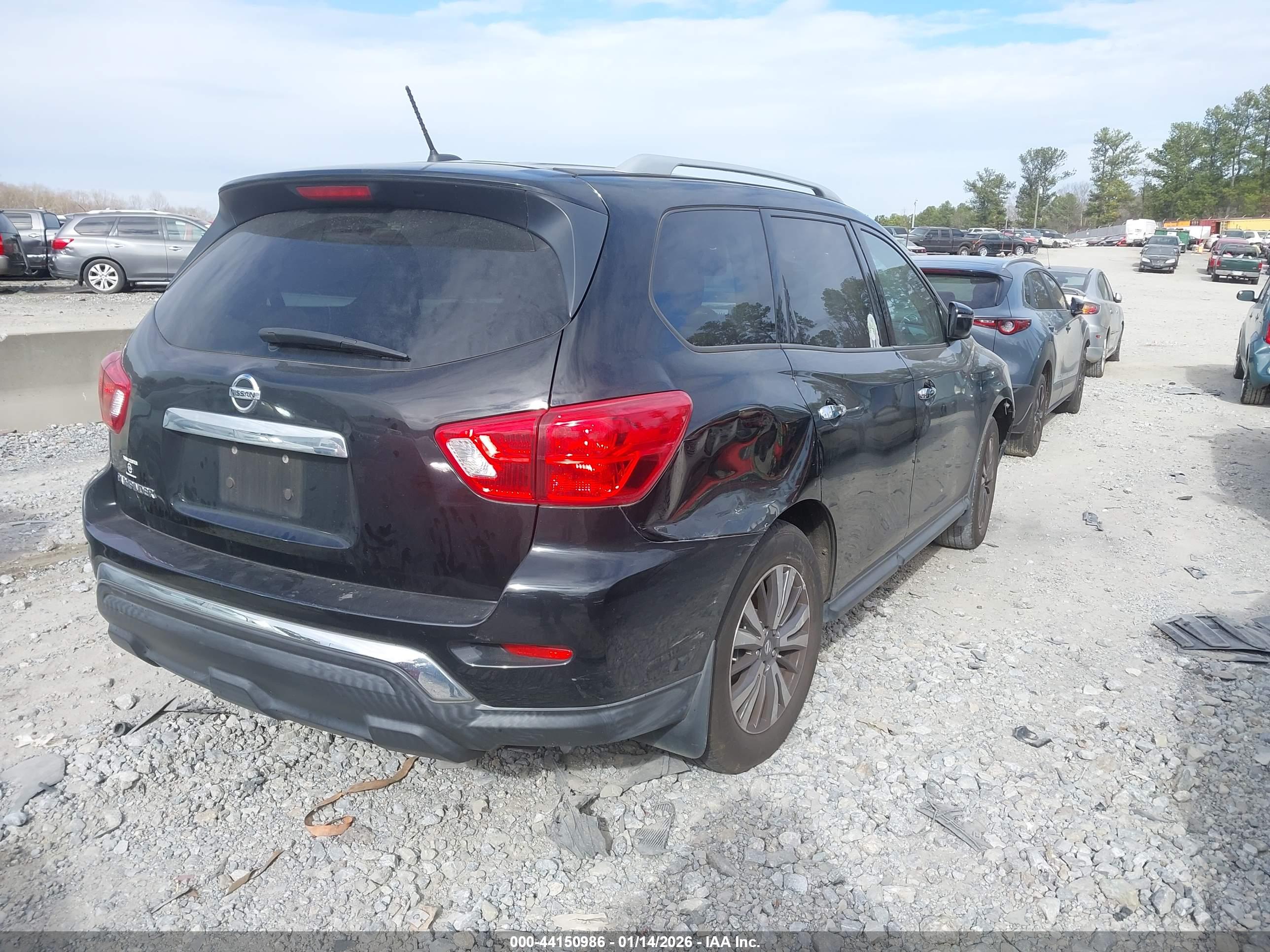 NISSAN PATHFINDER image 4