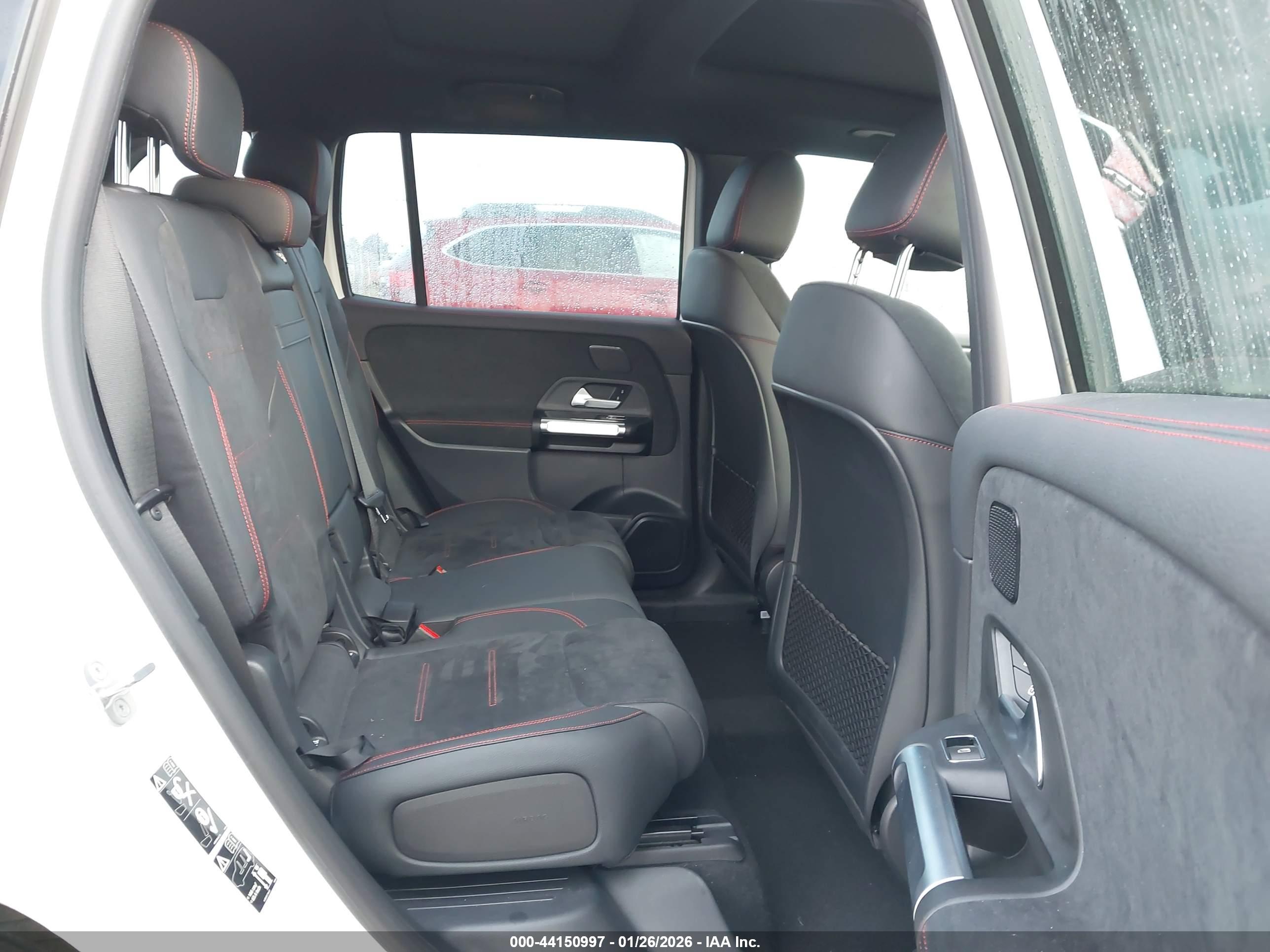 MERCEDES-BENZ EQB image 8