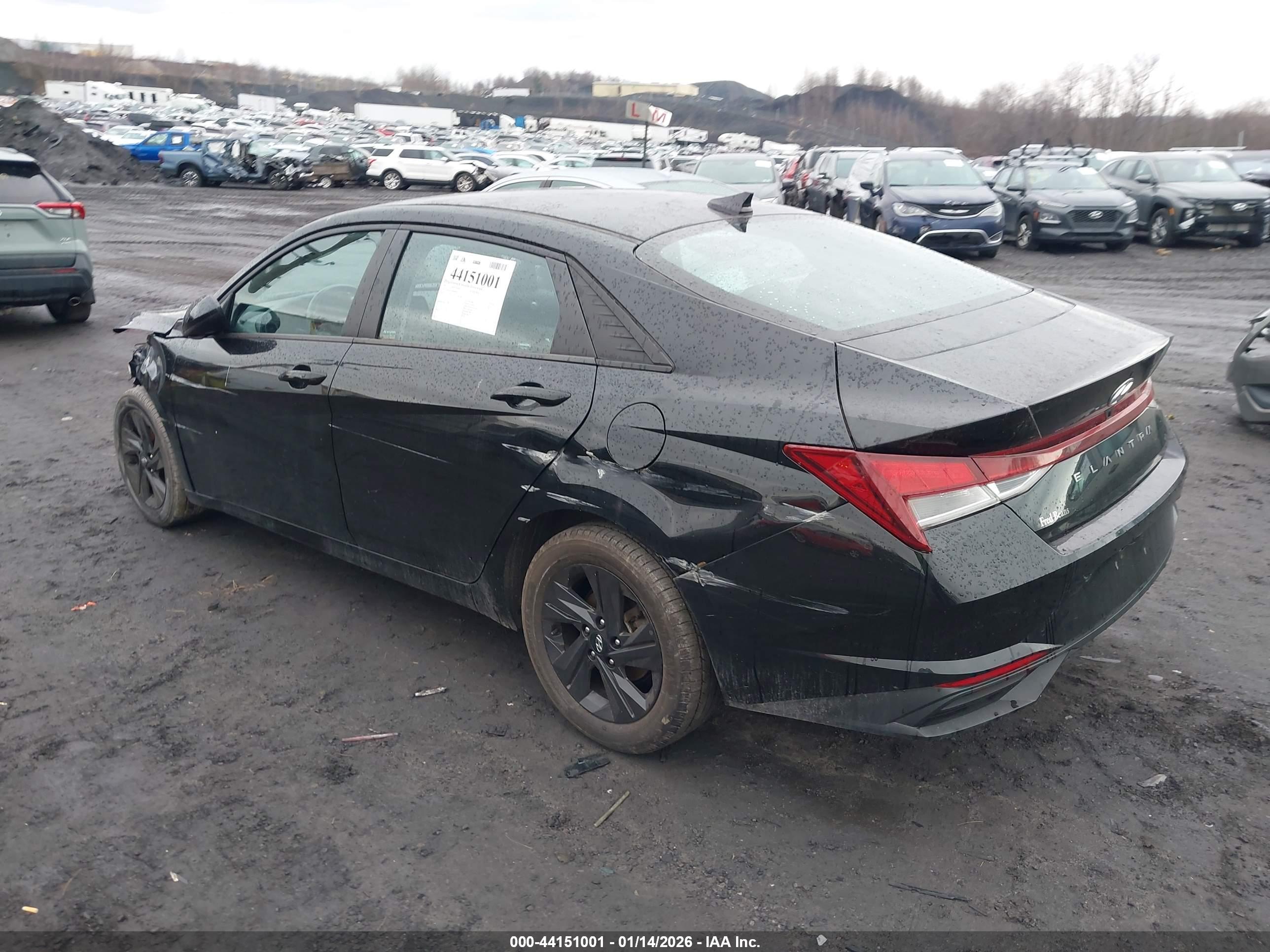 HYUNDAI ELANTRA image 3