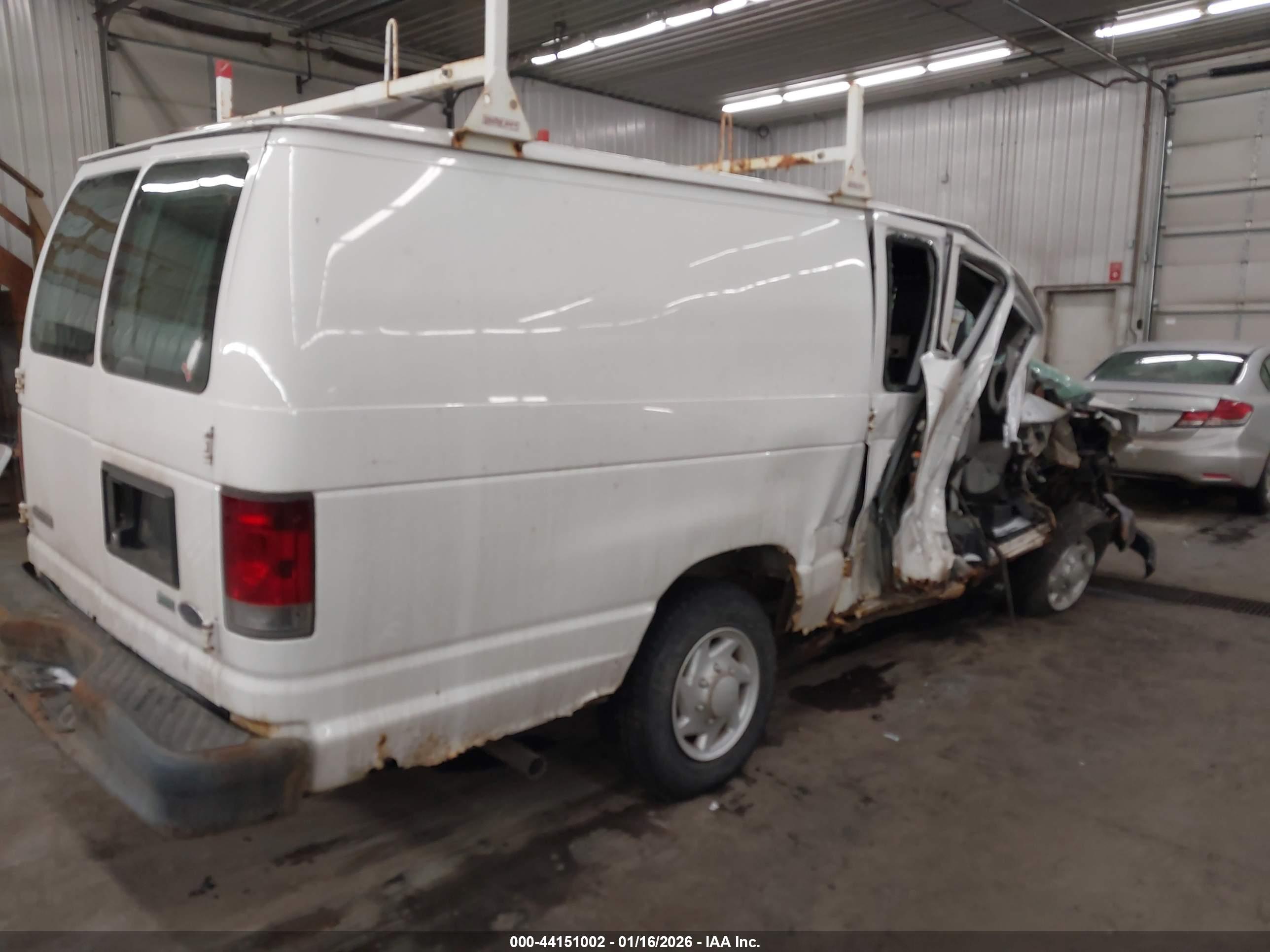 FORD E-150 image 4