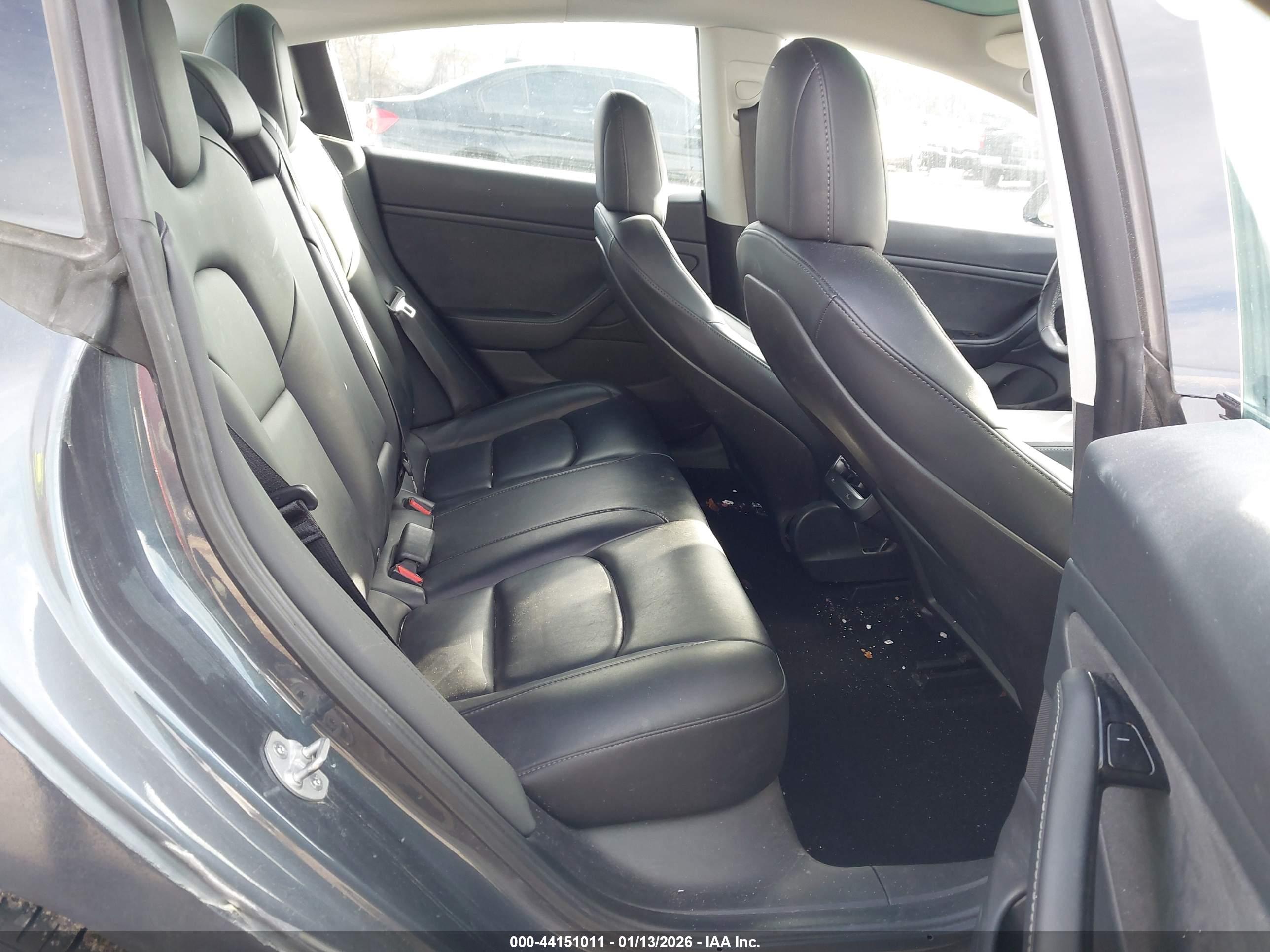 TESLA MODEL image 8